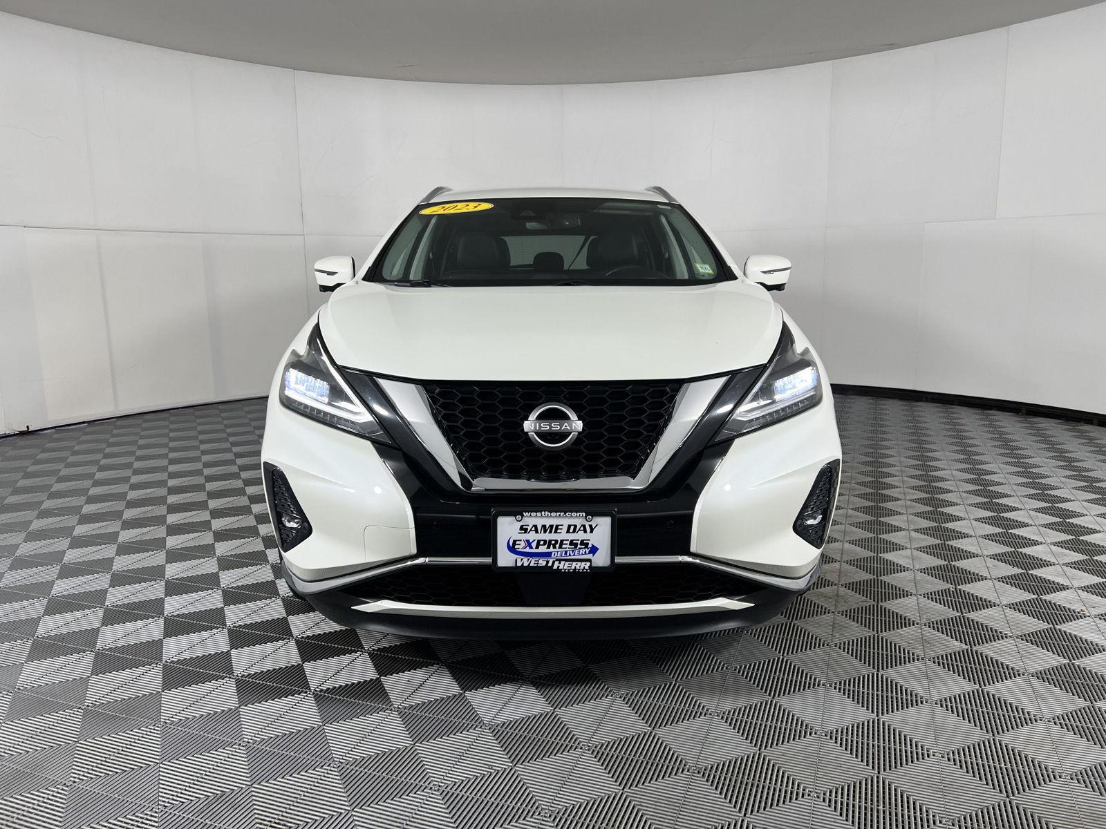 Used 2023 Pearl White Tricoat Nissan SL image 3