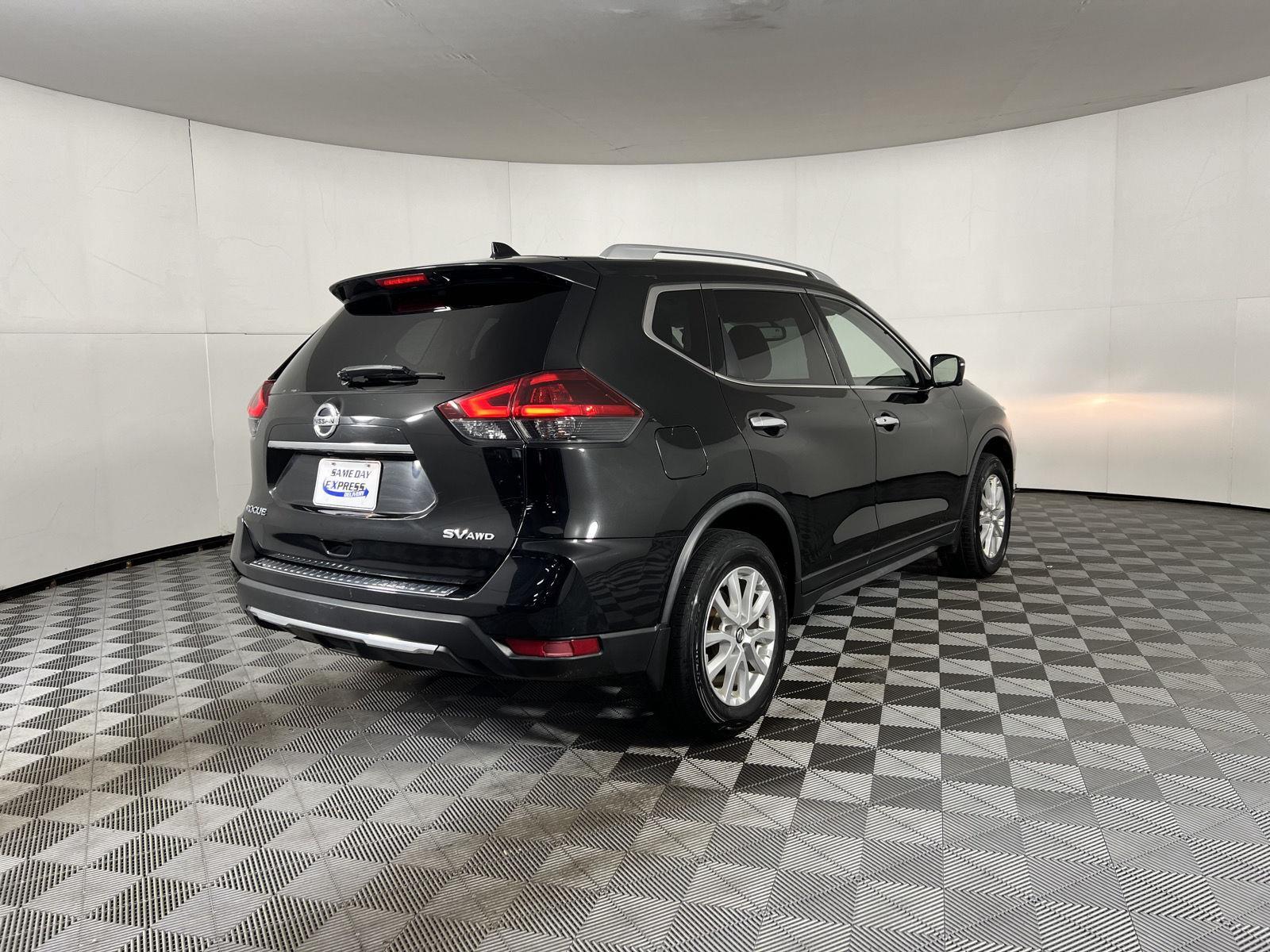 Used 2018 Magnetic Black Nissan SV image 9