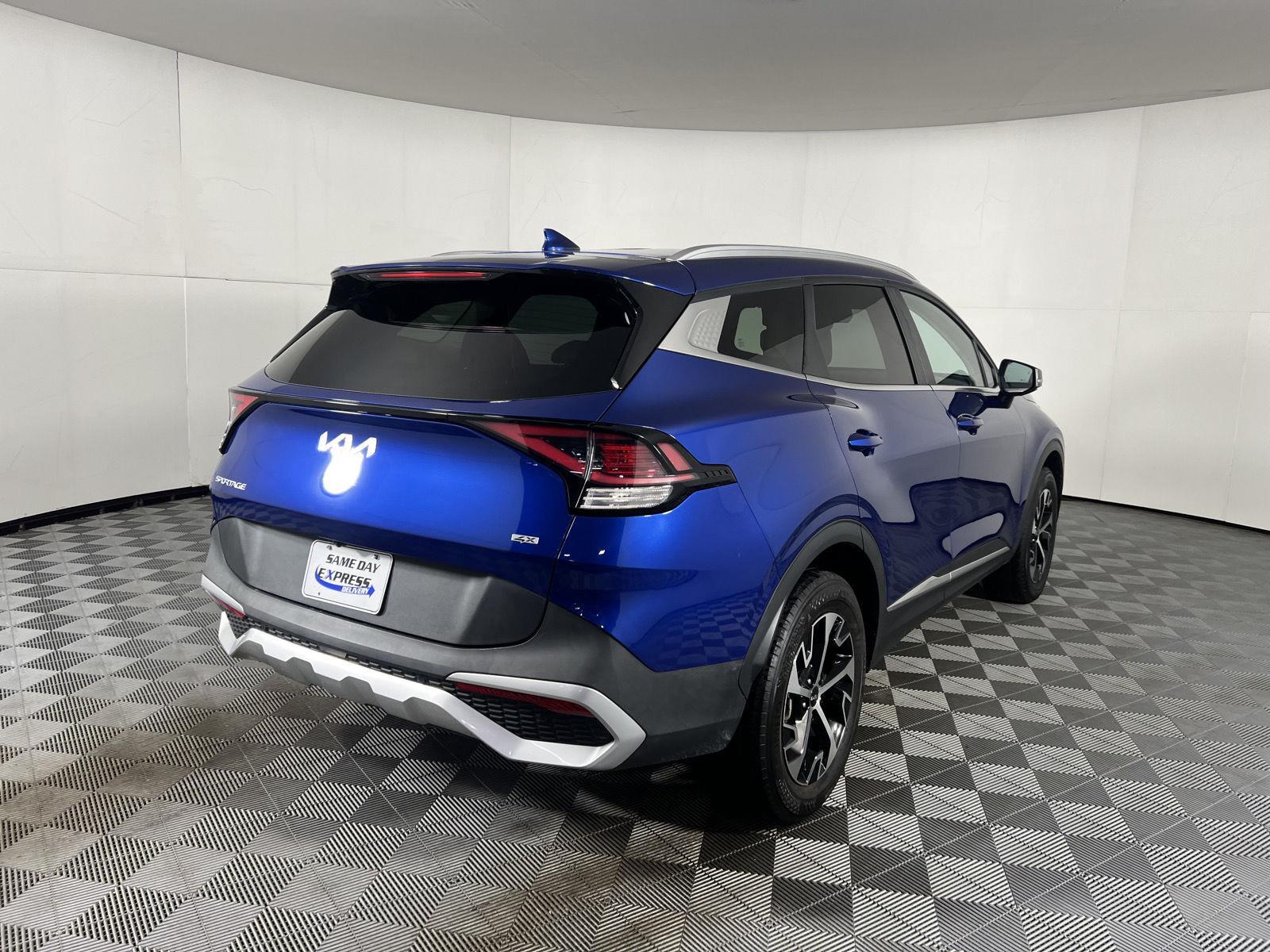 Used 2023 Sapphire Blue Kia EX image 9
