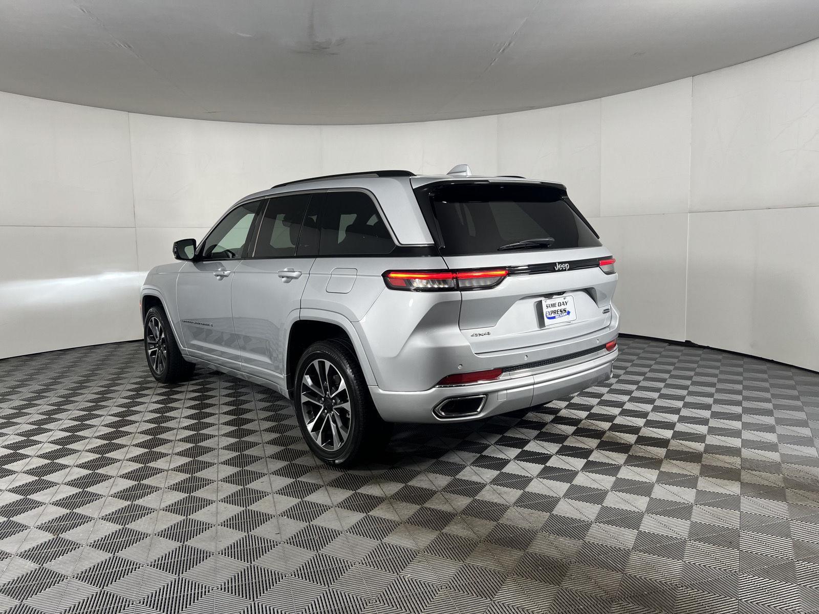 Used 2022 Silver Zynith Jeep Overland image 4