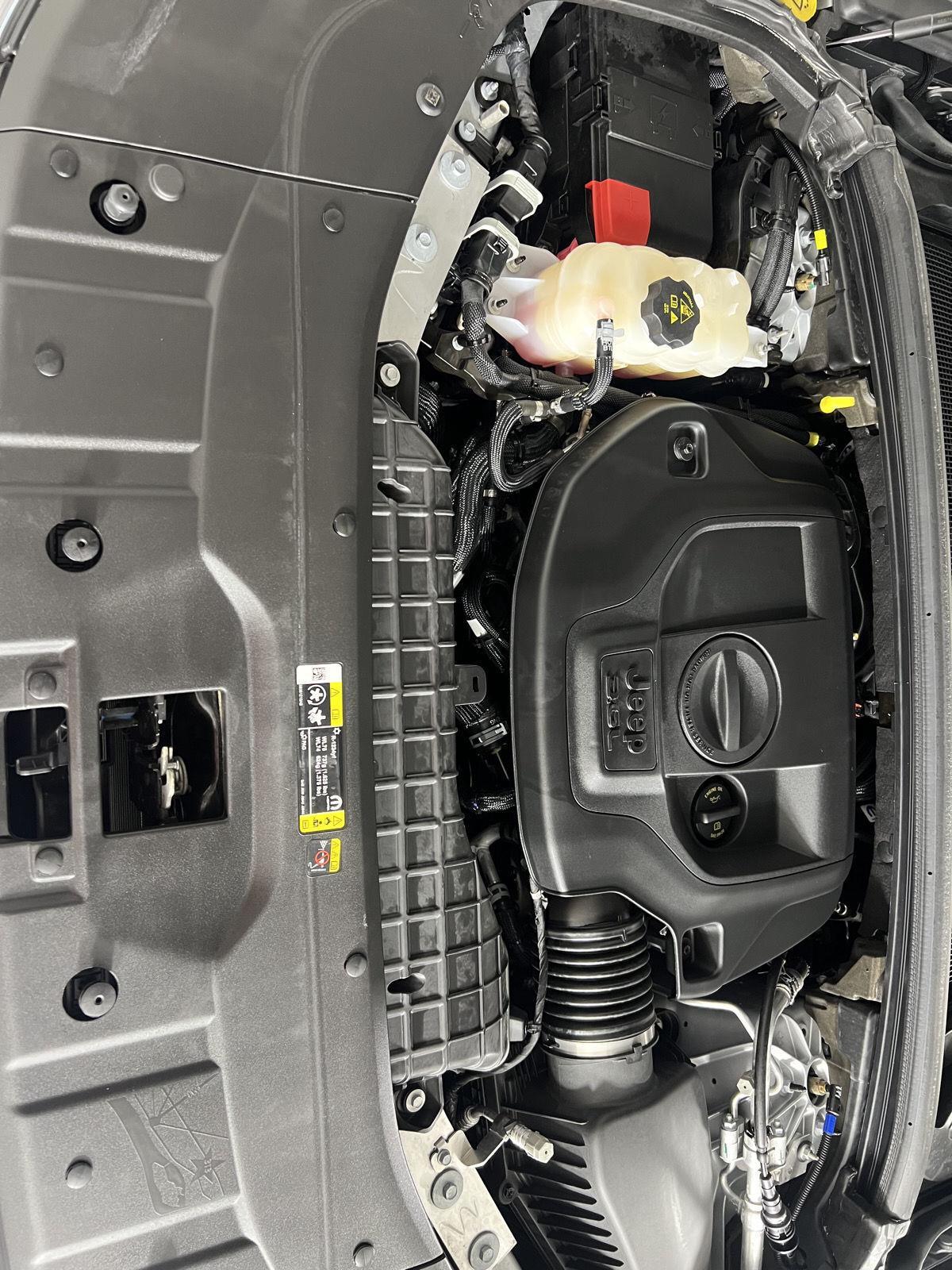 Used 2022 Silver Zynith Jeep Overland image 24