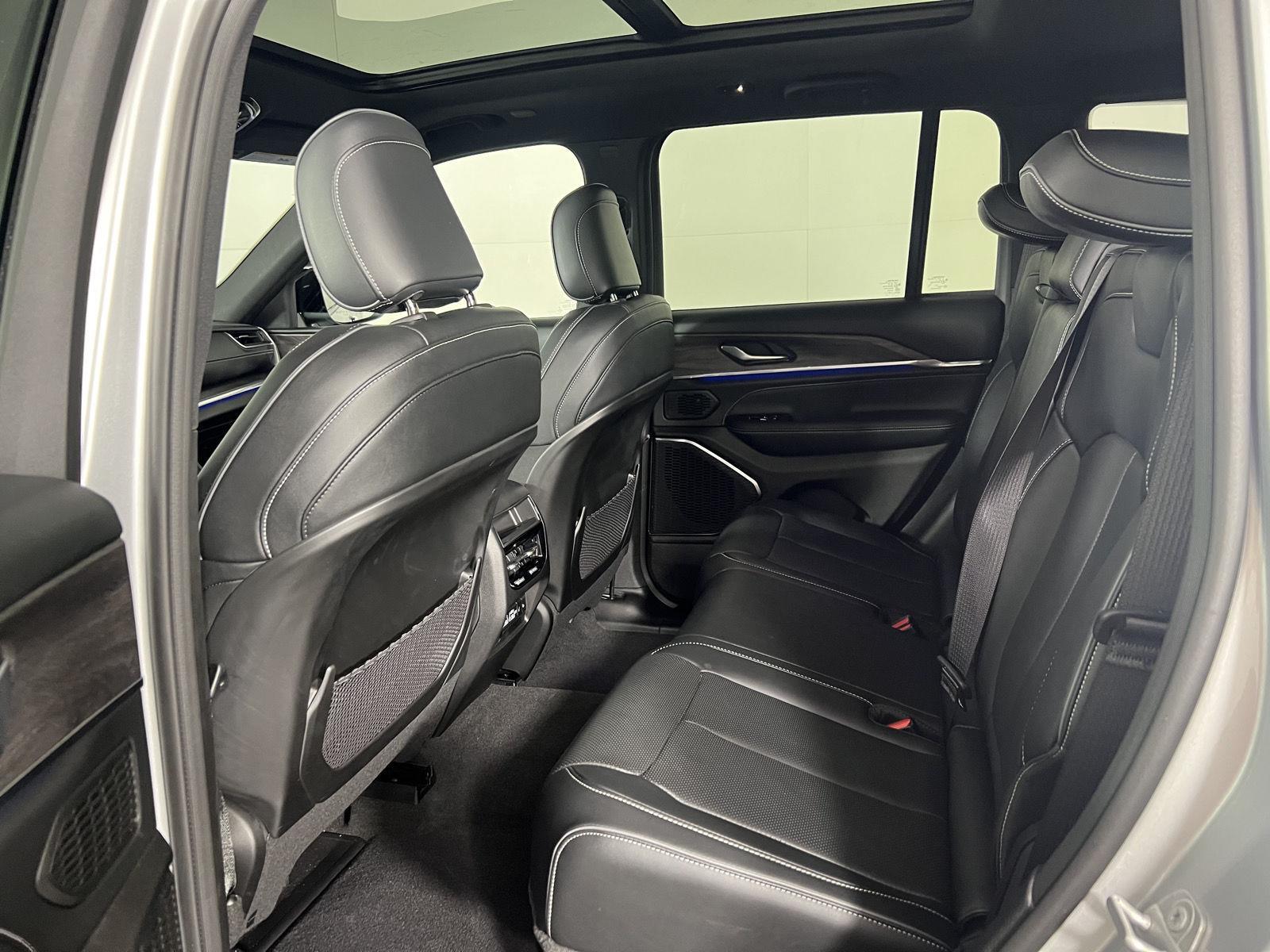 Used 2022 Silver Zynith Jeep Overland image 22