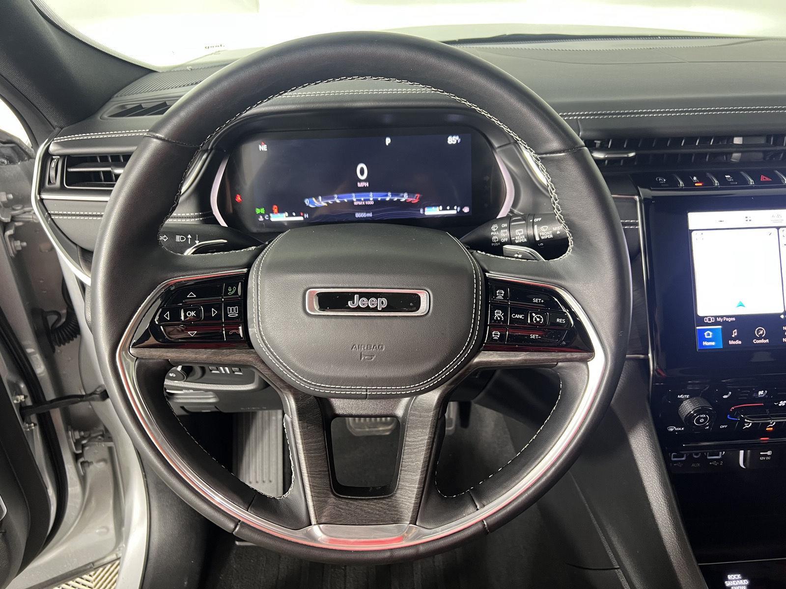 Used 2022 Silver Zynith Jeep Overland image 12