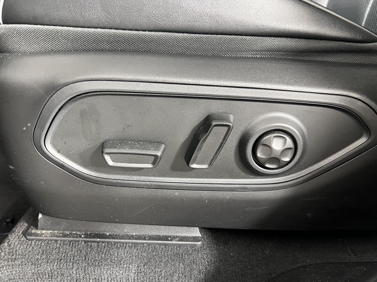 Used 2022 Silver Zynith Jeep Overland image 10