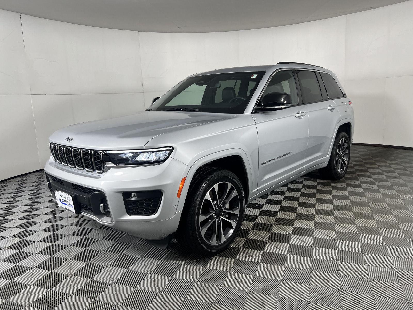 Used 2022 Silver Zynith Jeep Overland image 3