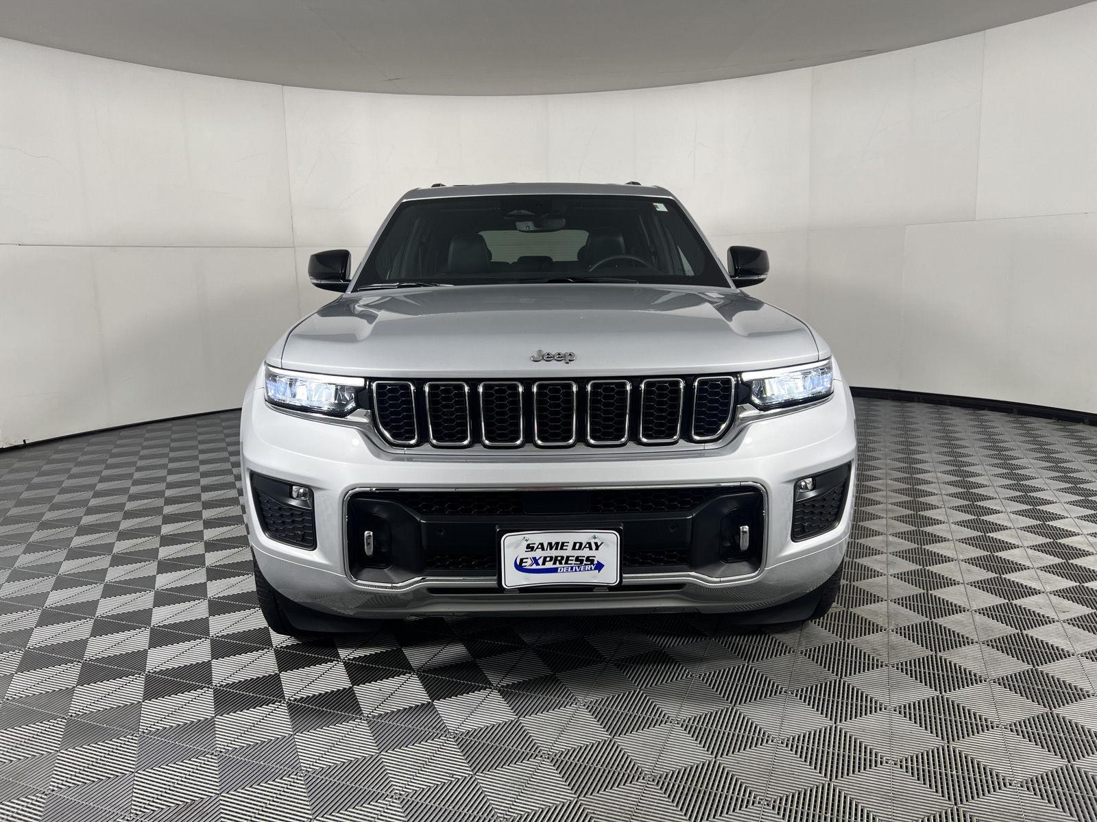 Used 2022 Silver Zynith Jeep Overland image 2