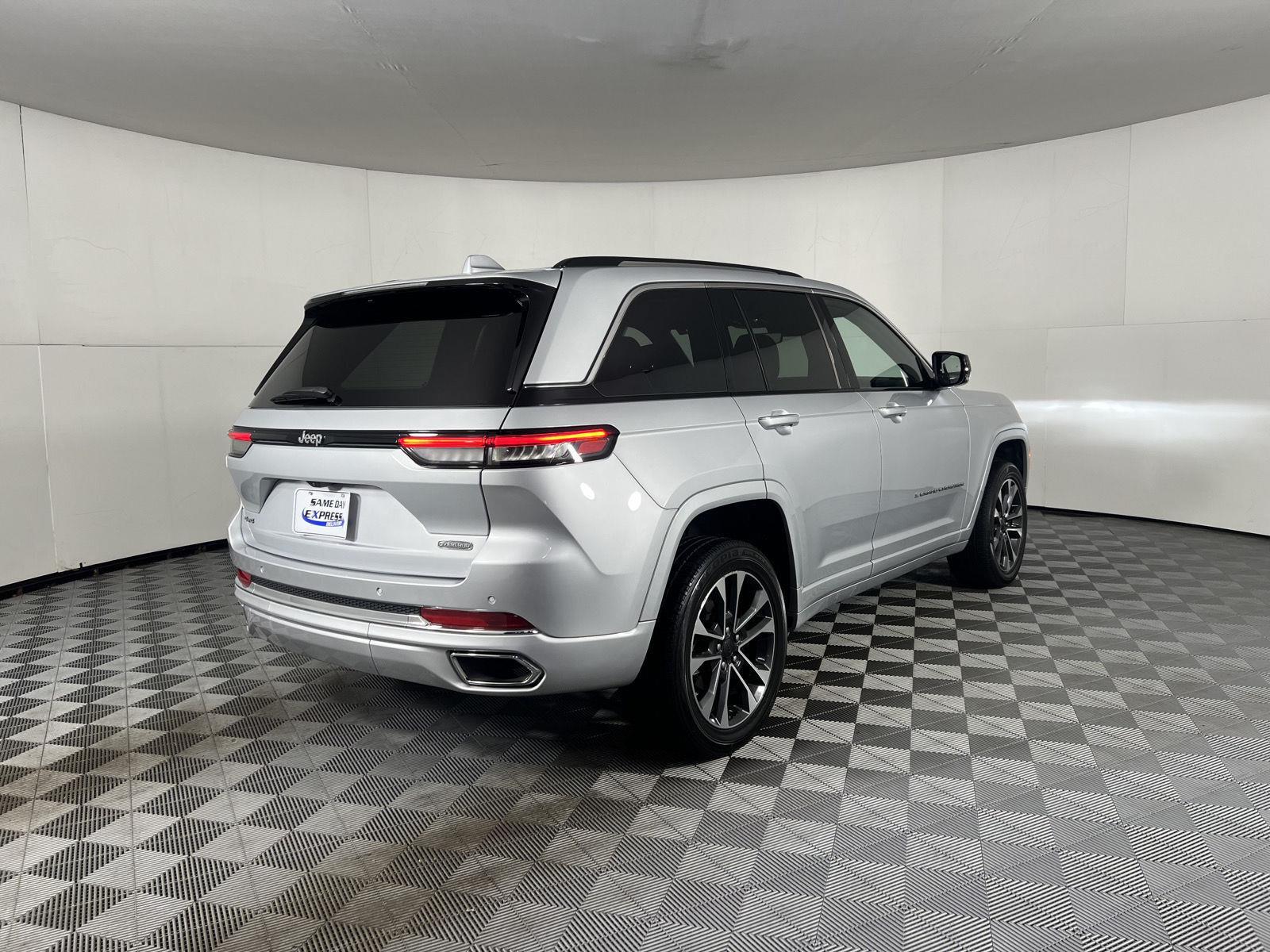 Used 2022 Silver Zynith Jeep Overland image 7