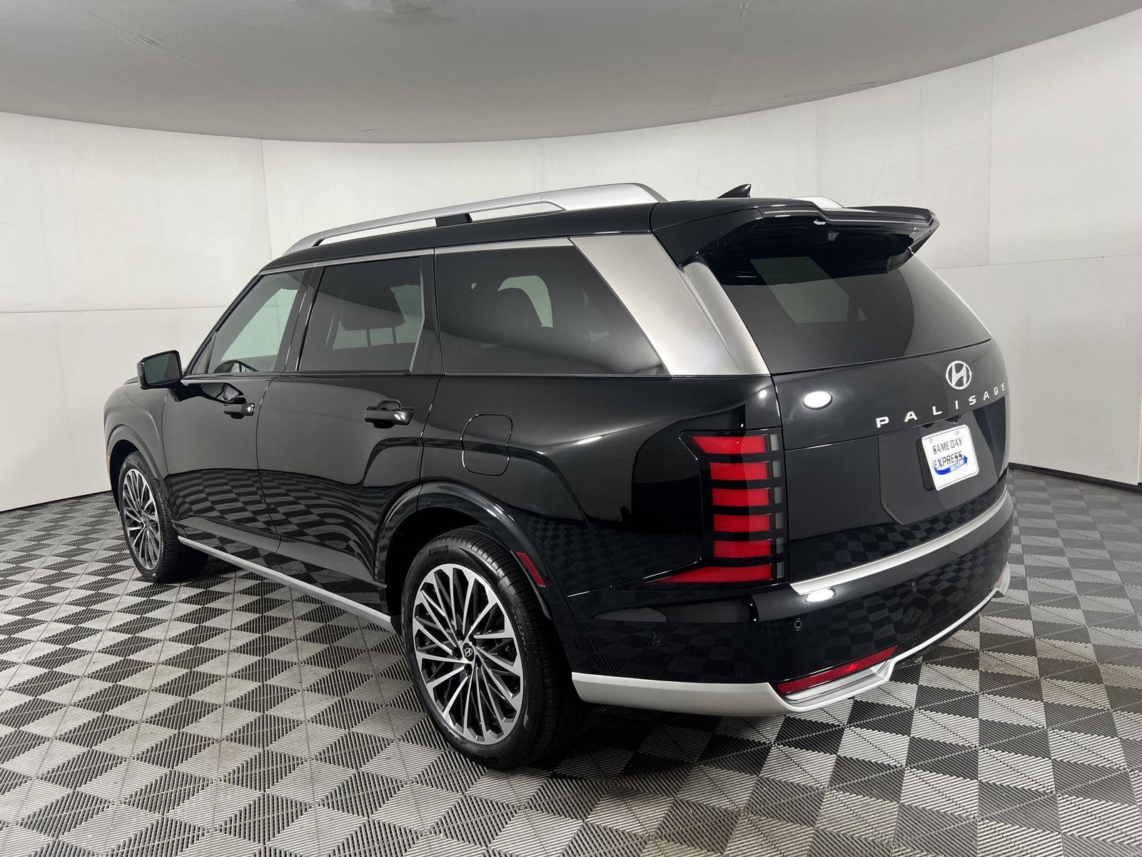 Used 2026 Abyss Black Pearl Hyundai Calligraphy image 6