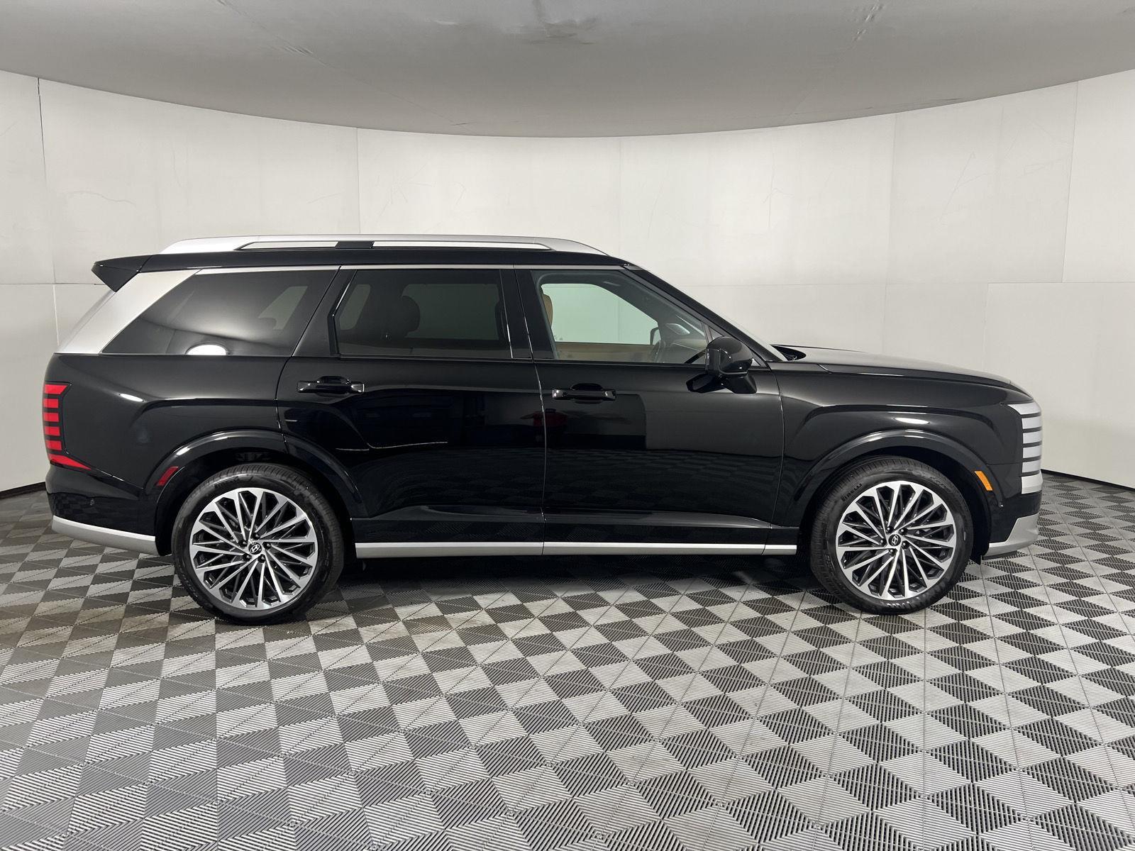 Used 2026 Abyss Black Pearl Hyundai Calligraphy image 11