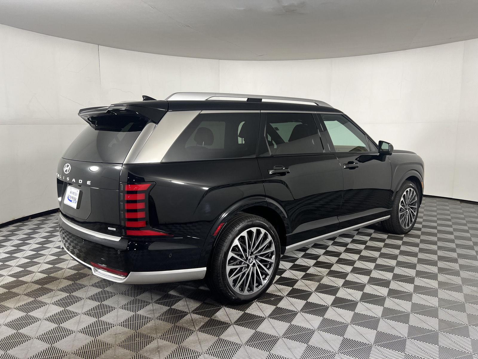 Used 2026 Abyss Black Pearl Hyundai Calligraphy image 10