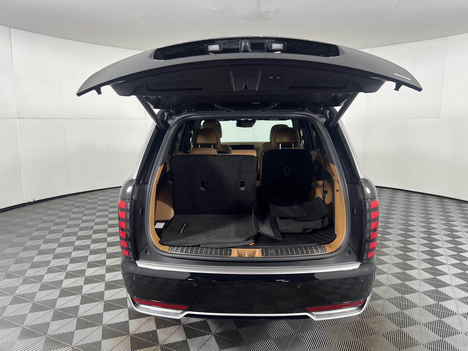 Used 2026 Abyss Black Pearl Hyundai Calligraphy image 8