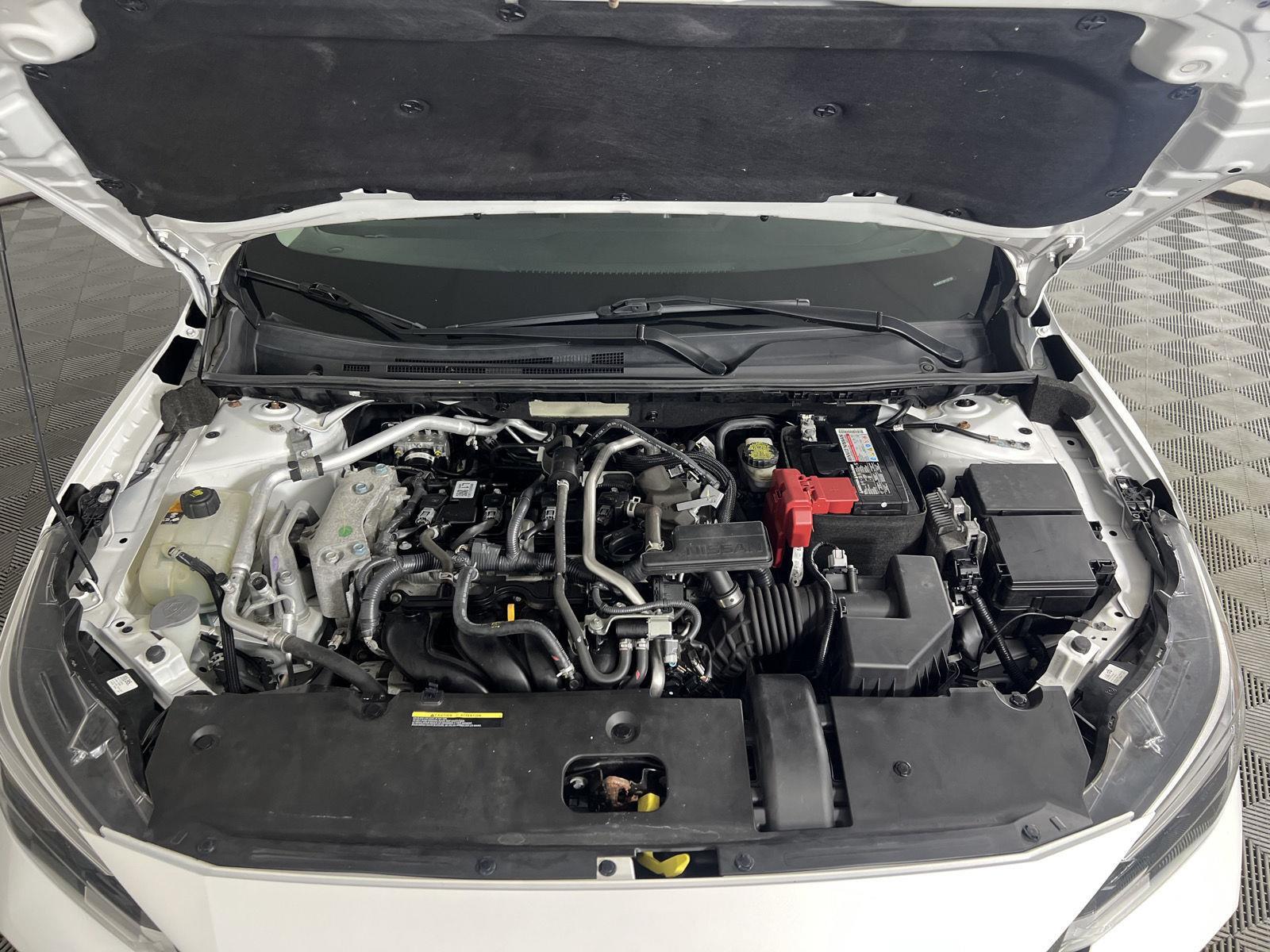 Used 2021 Aspen White/Super Black Nissan SR image 22