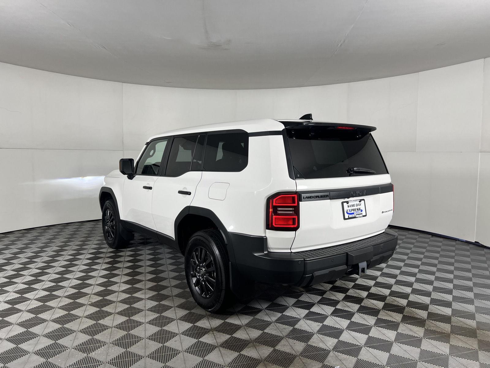 Used 2025 Ice Cap Toyota 1958 image 6