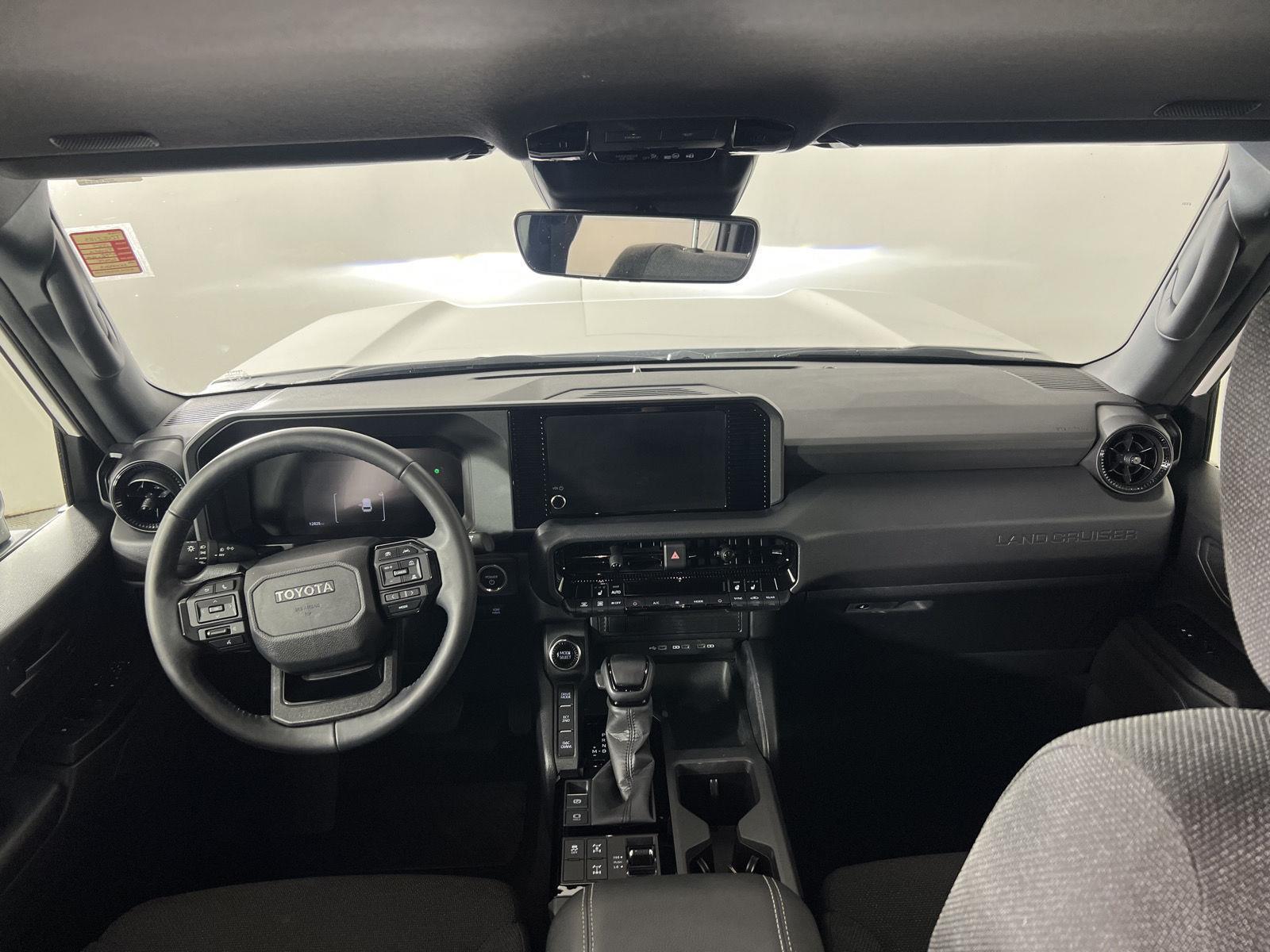 Used 2025 Ice Cap Toyota 1958 image 19