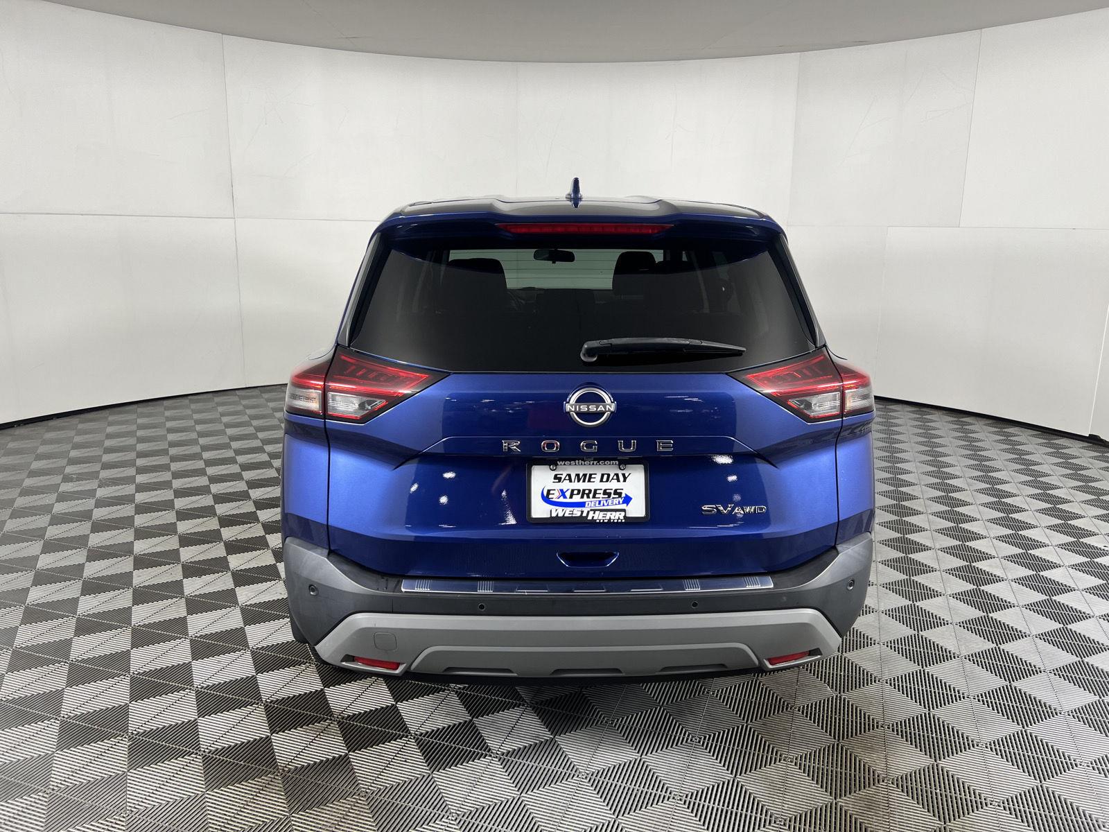 Used 2022 Caspian Blue Metallic Nissan SV image 19