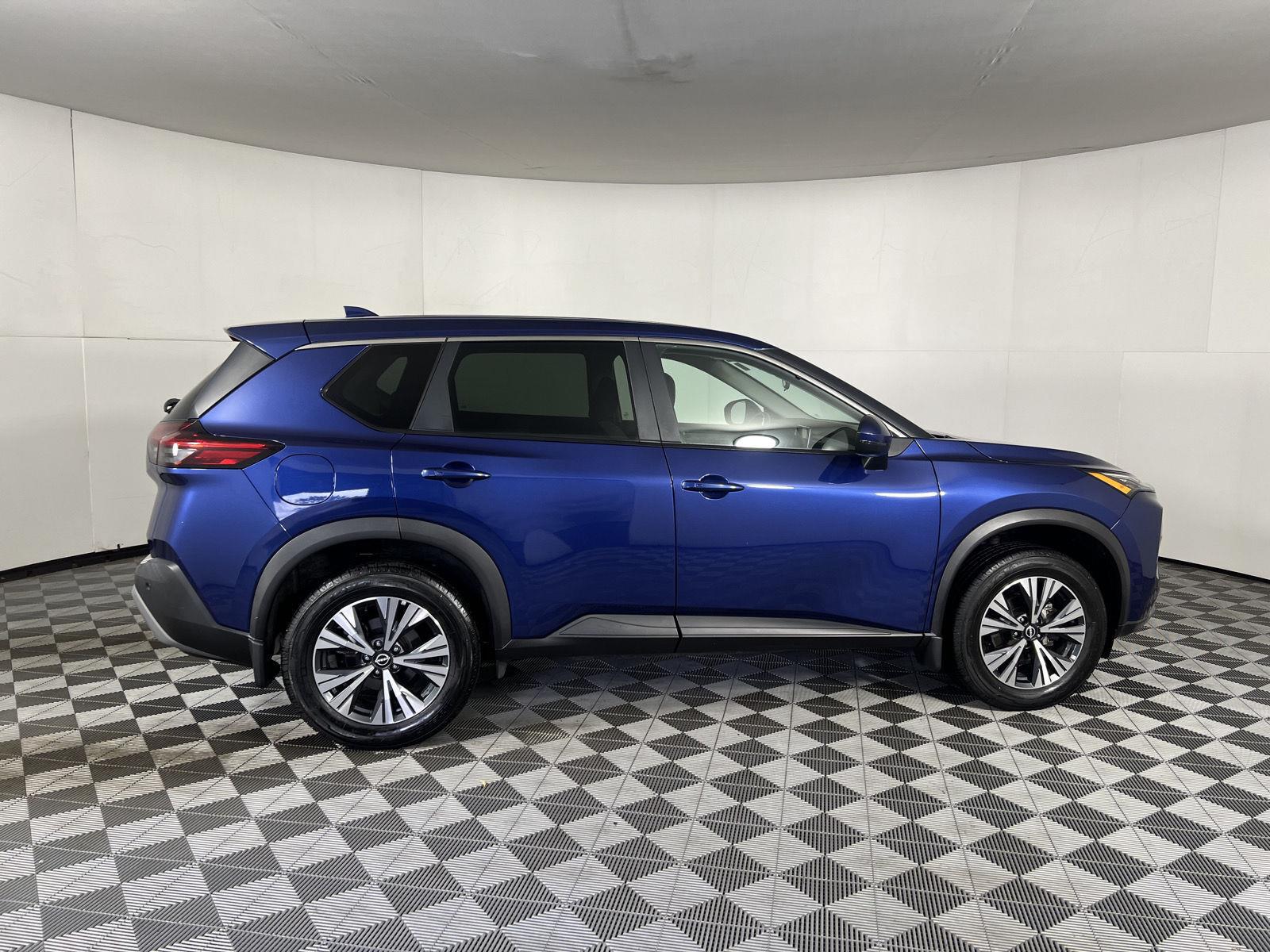 Used 2022 Caspian Blue Metallic Nissan SV image 22