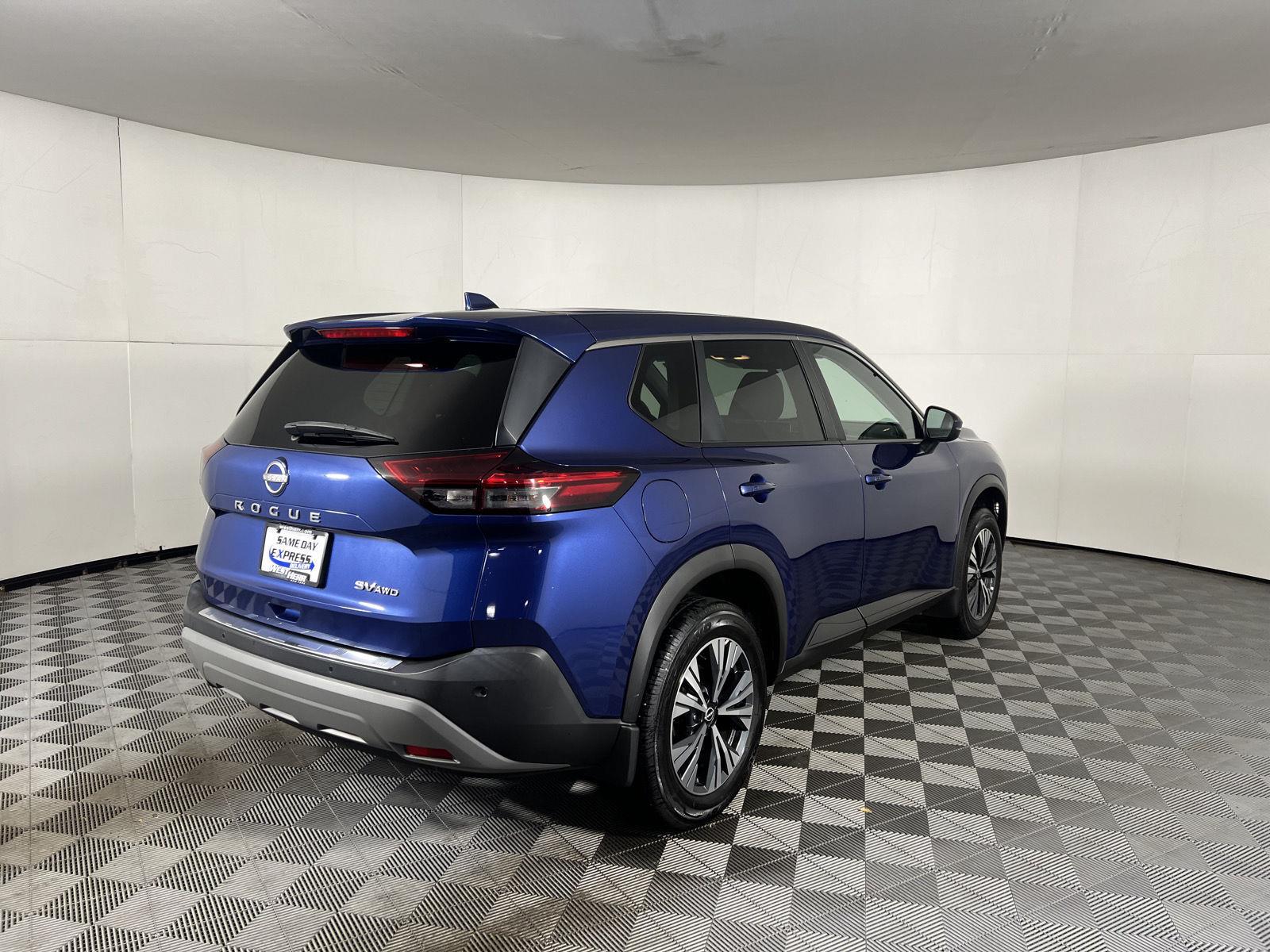 Used 2022 Caspian Blue Metallic Nissan SV image 23