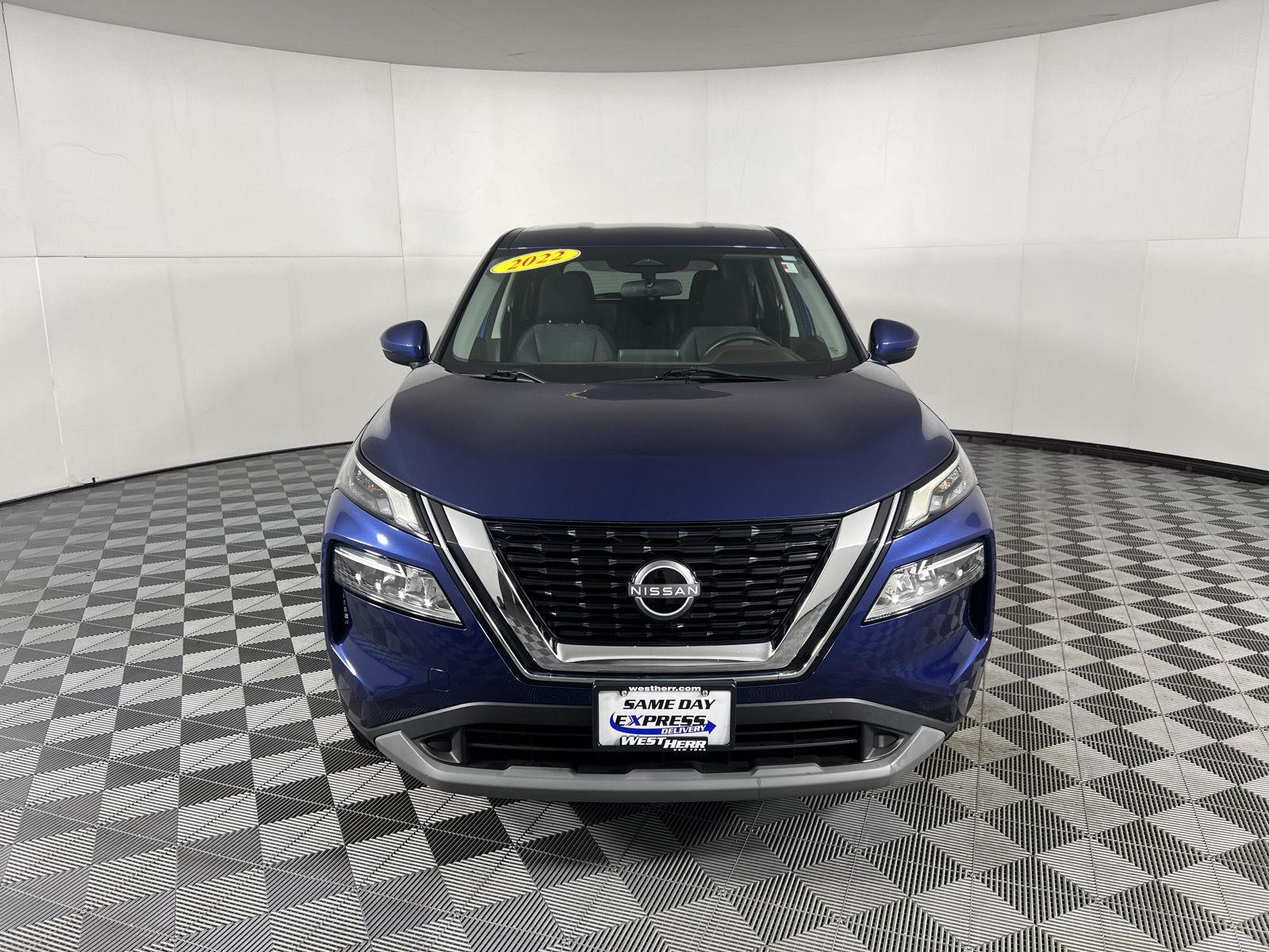 Used 2022 Caspian Blue Metallic Nissan SV image 25