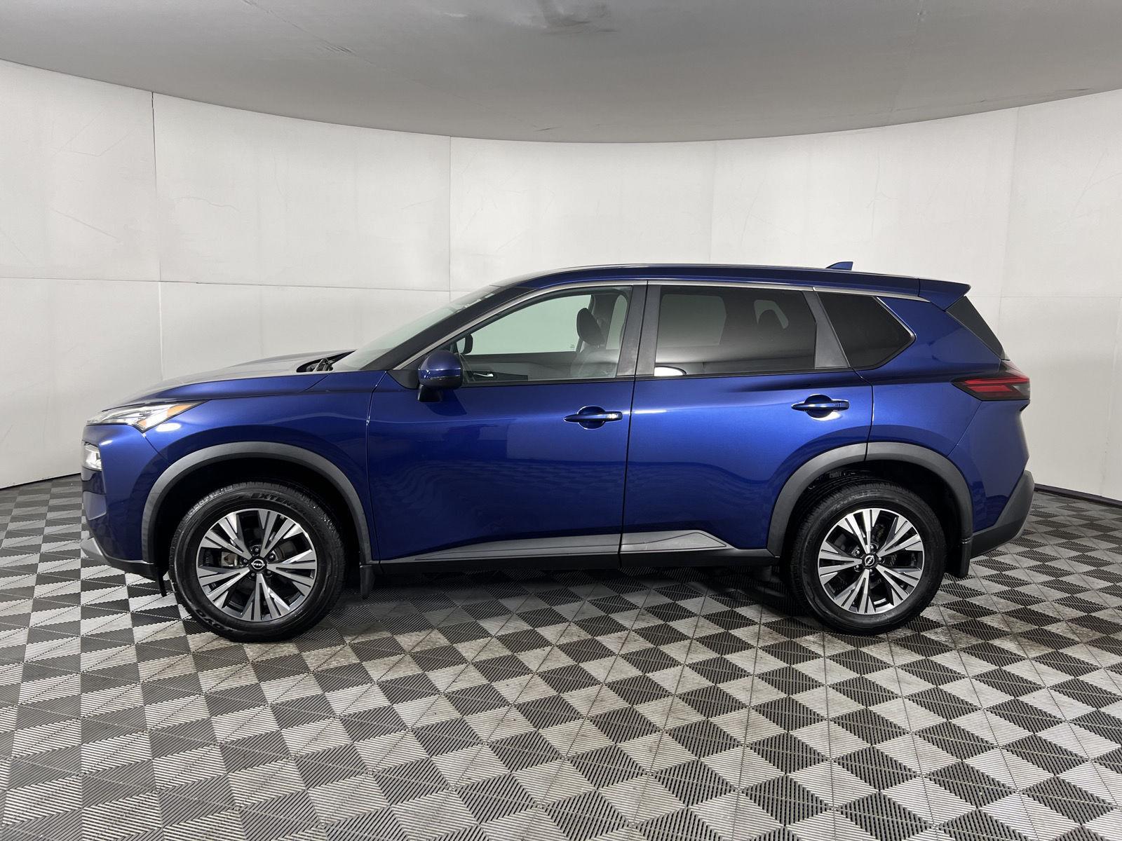 Used 2022 Caspian Blue Metallic Nissan SV image 29