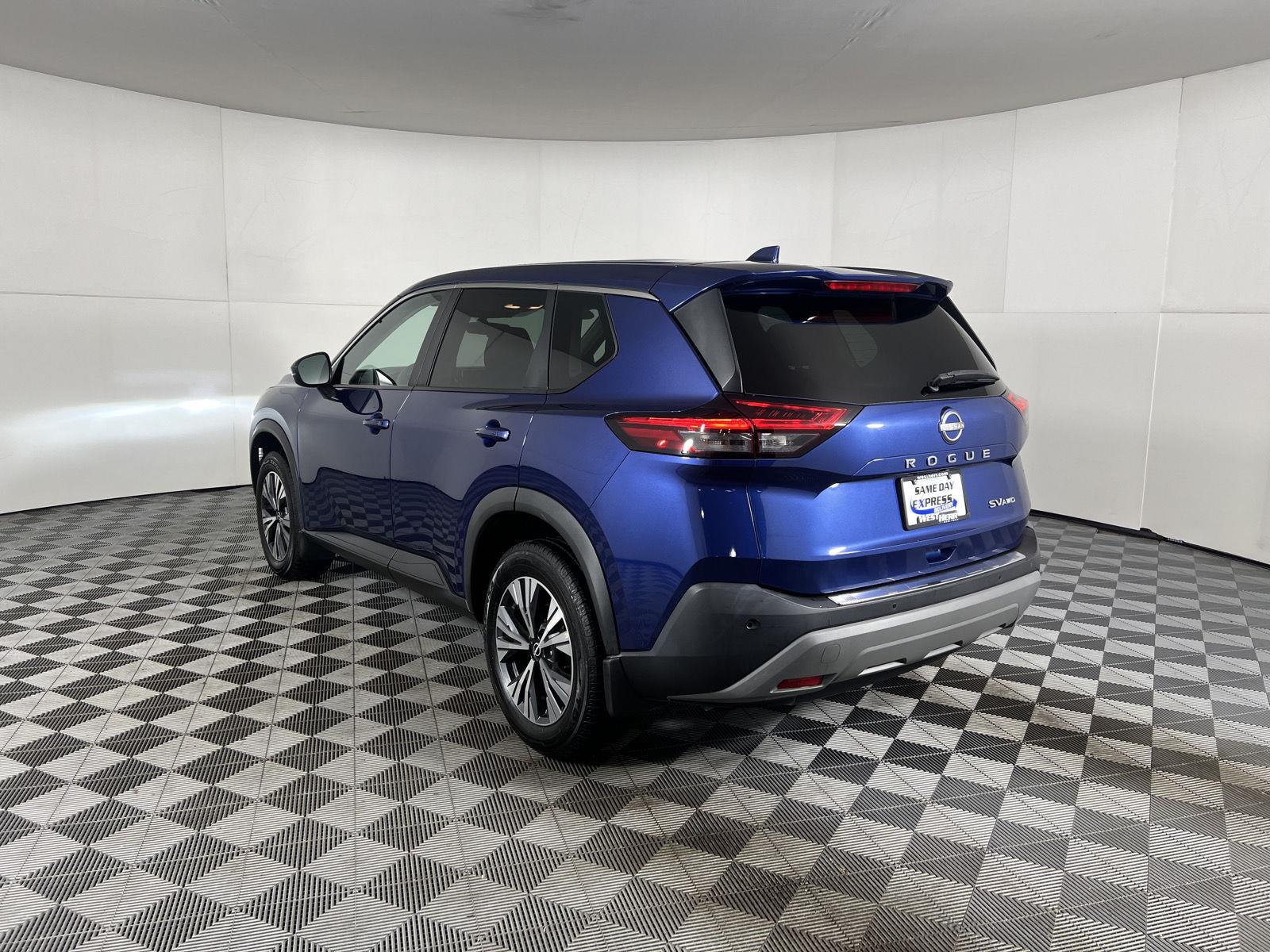 Used 2022 Caspian Blue Metallic Nissan SV image 39