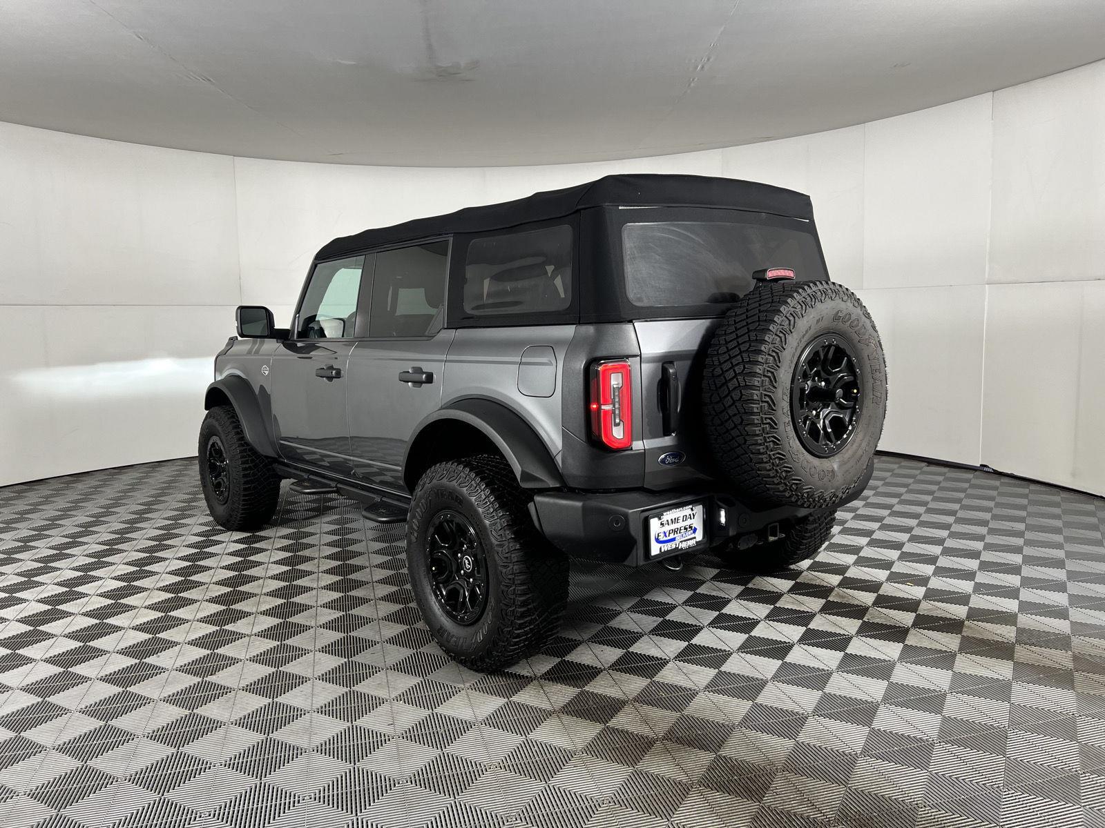 Used 2022 Carbonized Gray Ford Wildtrak Advanced image 6