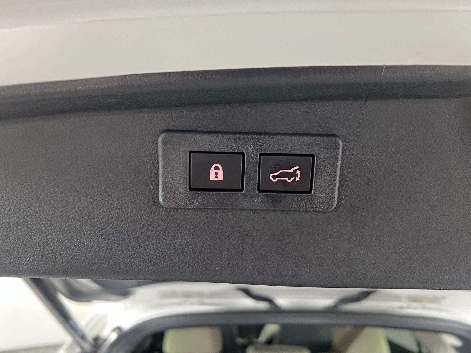 Used 2024 Crystal White Pearl Subaru Limited image 10