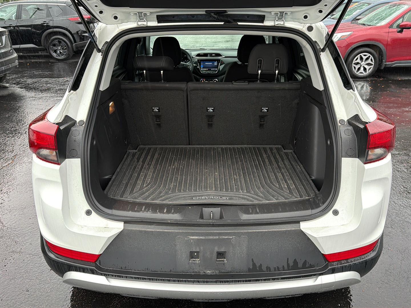 Used 2023 Summit White Chevrolet LT image 8