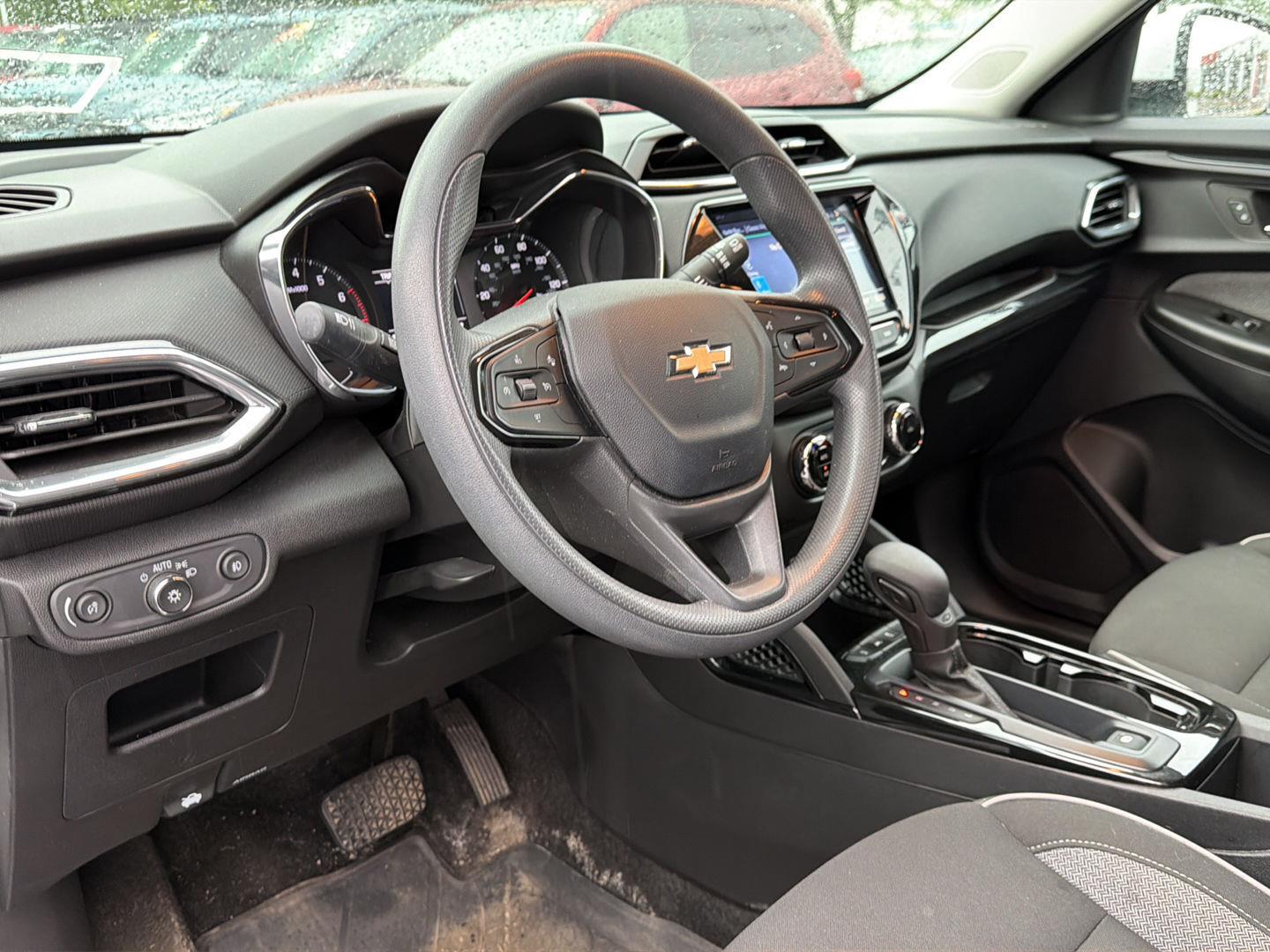Used 2023 Summit White Chevrolet LT image 10