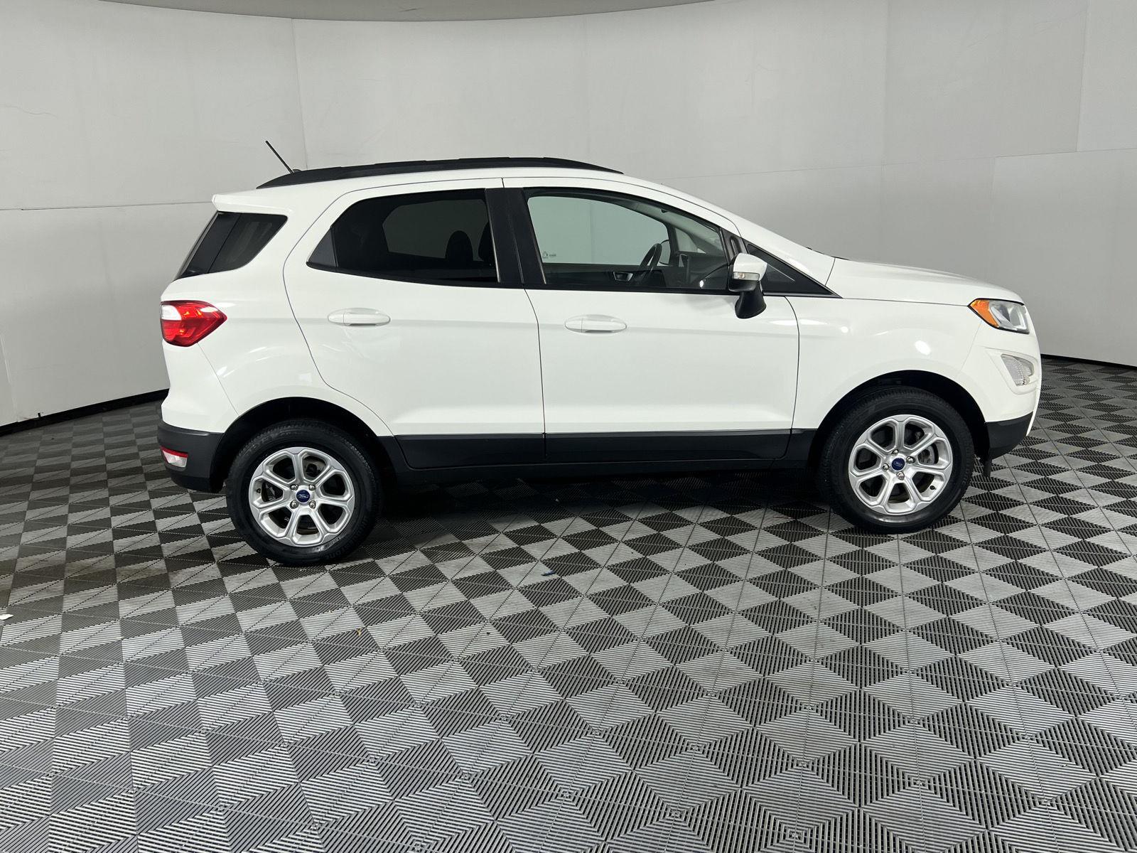 Used 2019 Diamond White Ford SE image 10