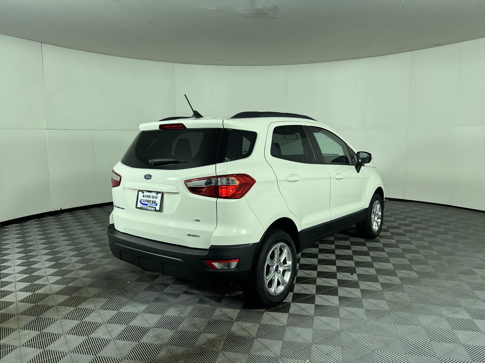 Used 2019 Diamond White Ford SE image 9