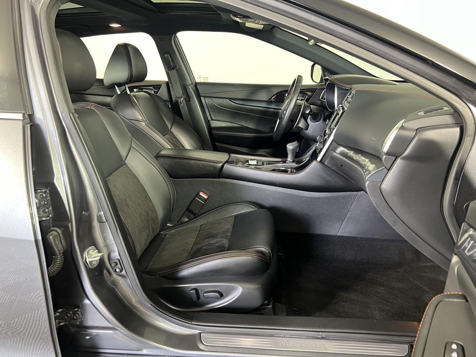 Used 2022 Gun Metallic Nissan SR image 31