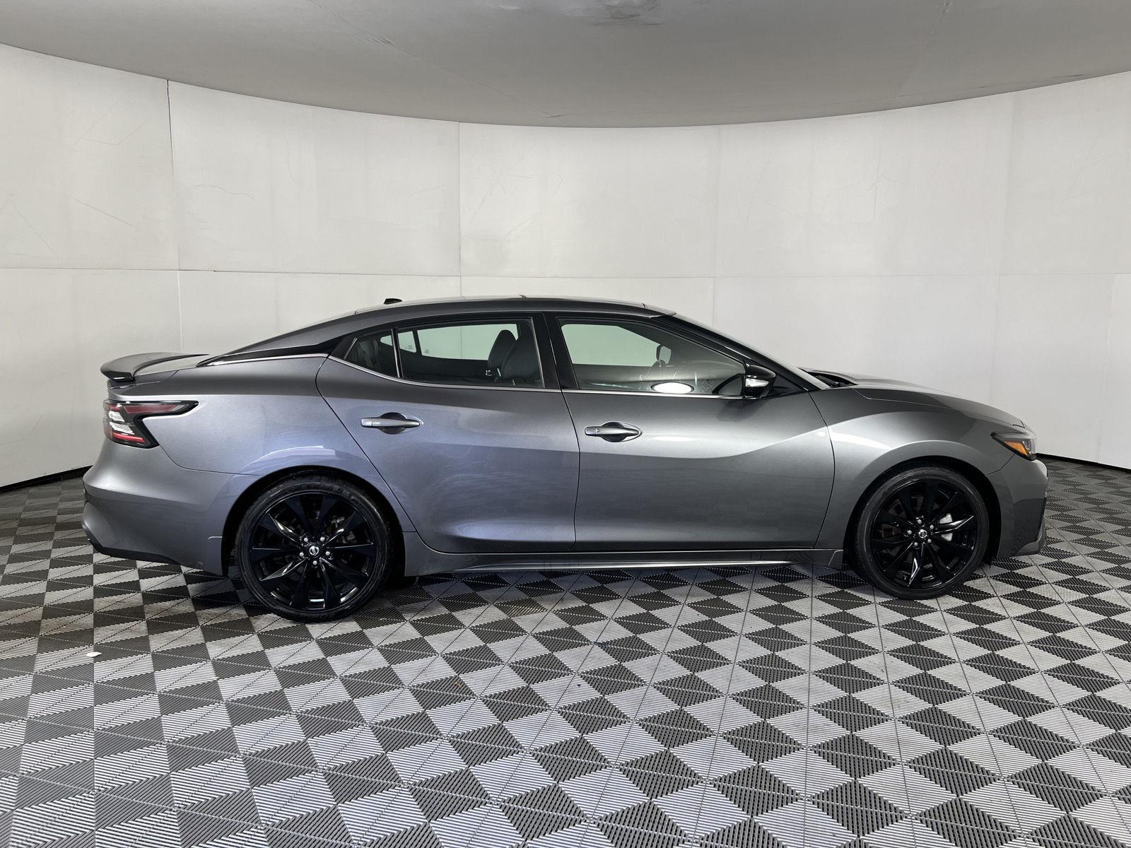 Used 2022 Gun Metallic Nissan SR image 11