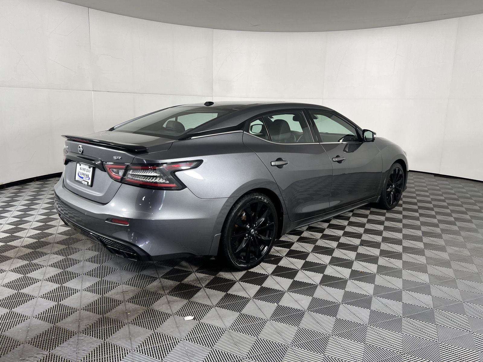 Used 2022 Gun Metallic Nissan SR image 10