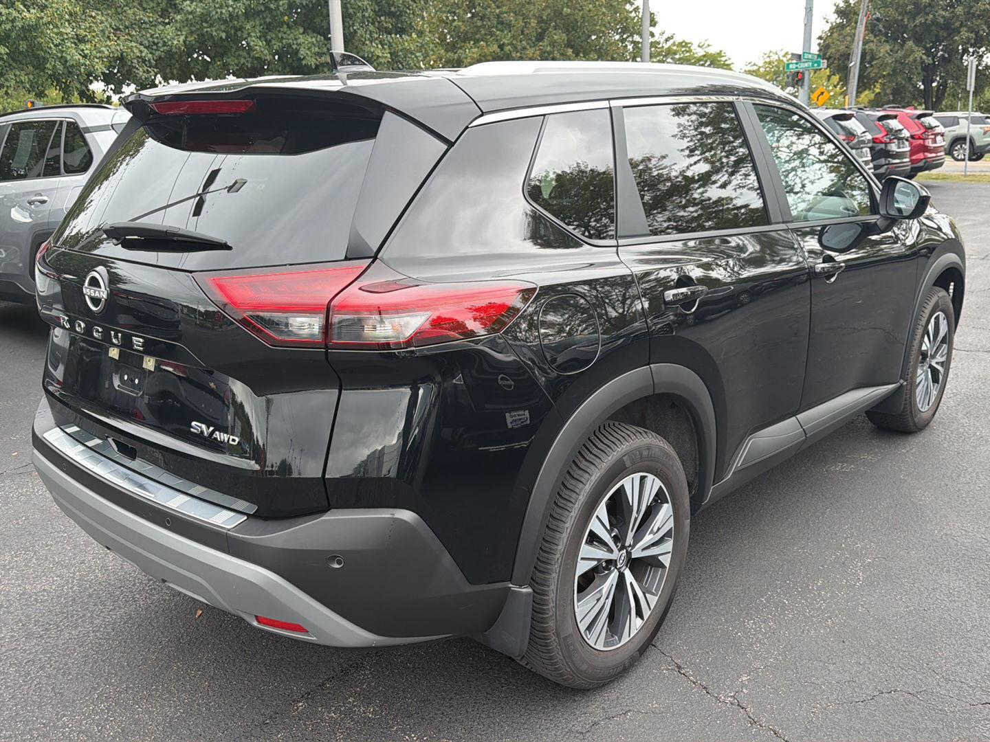 Used 2023 Super Black Nissan SV image 4