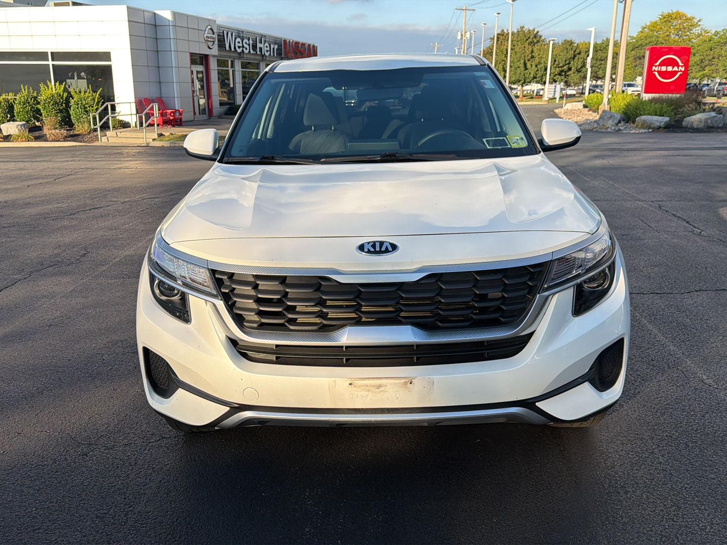 Used 2021 Snow White Pearl Kia LX image 2