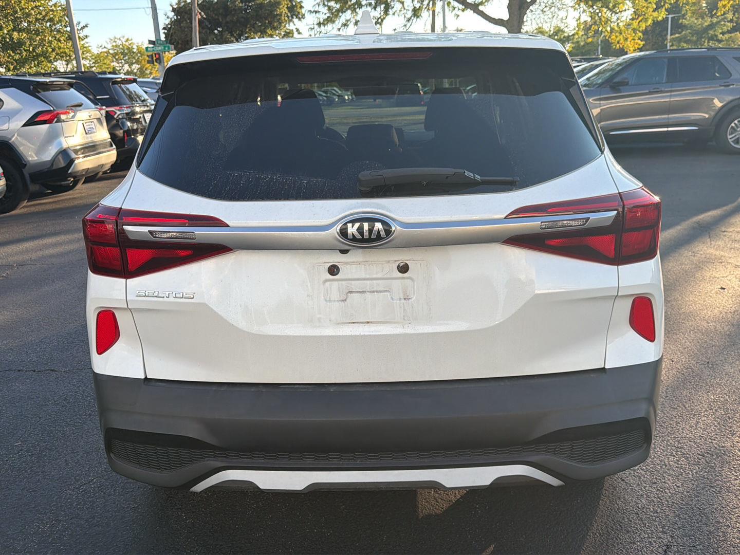 Used 2021 Snow White Pearl Kia LX image 5