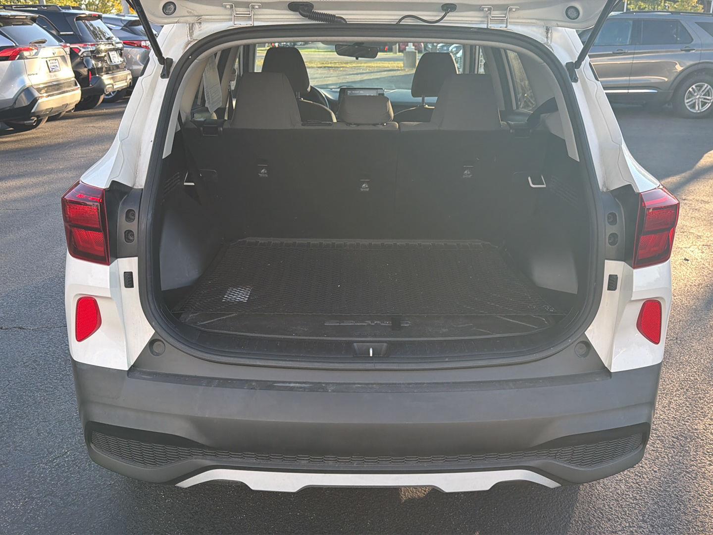 Used 2021 Snow White Pearl Kia LX image 6