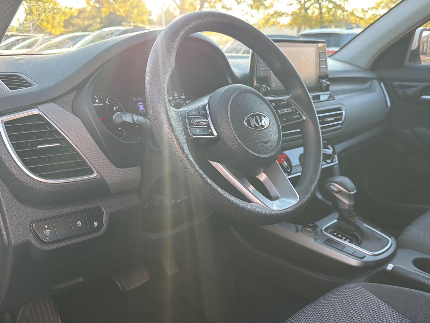 Used 2021 Snow White Pearl Kia LX image 9