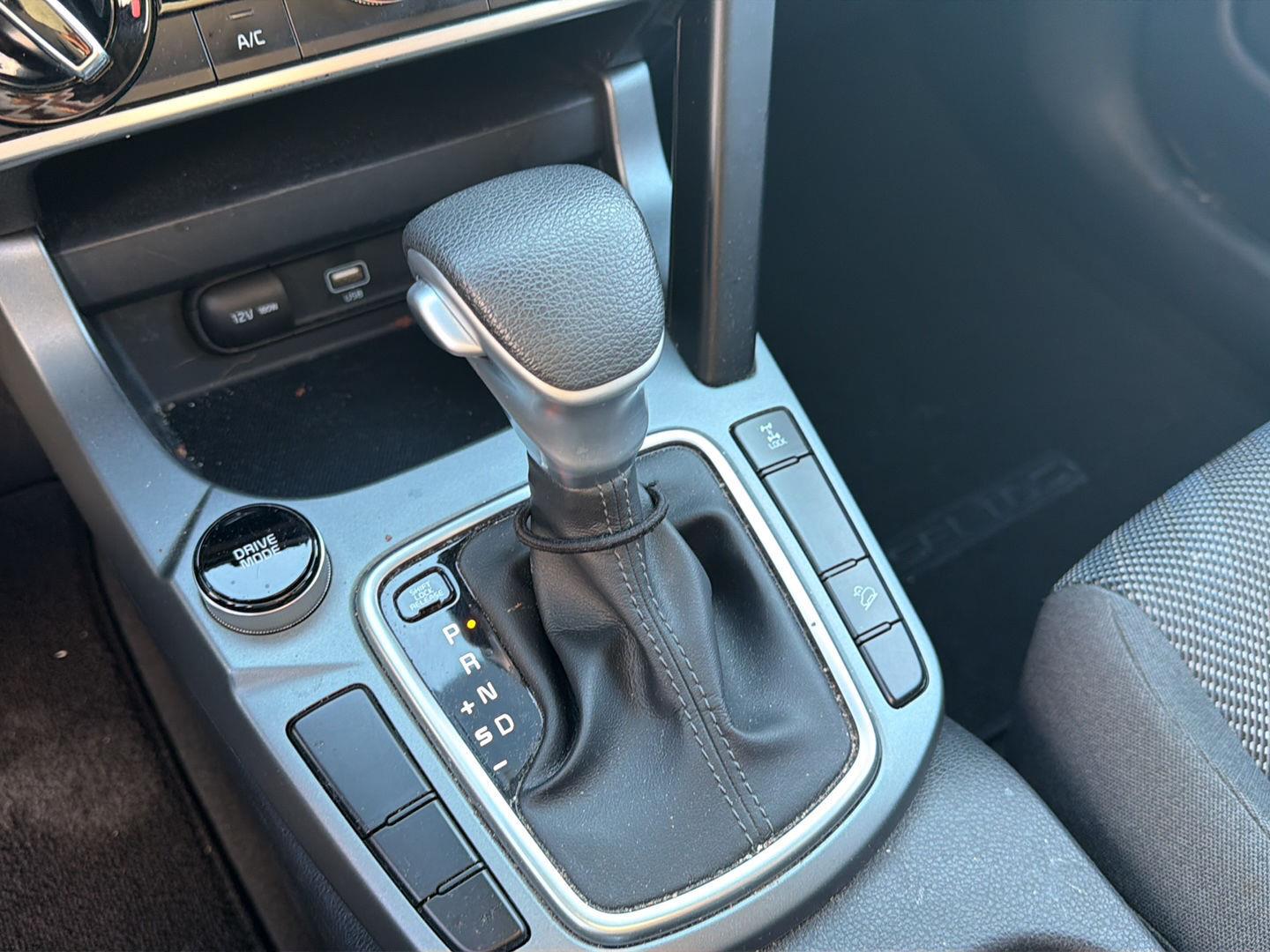 Used 2021 Snow White Pearl Kia LX image 15