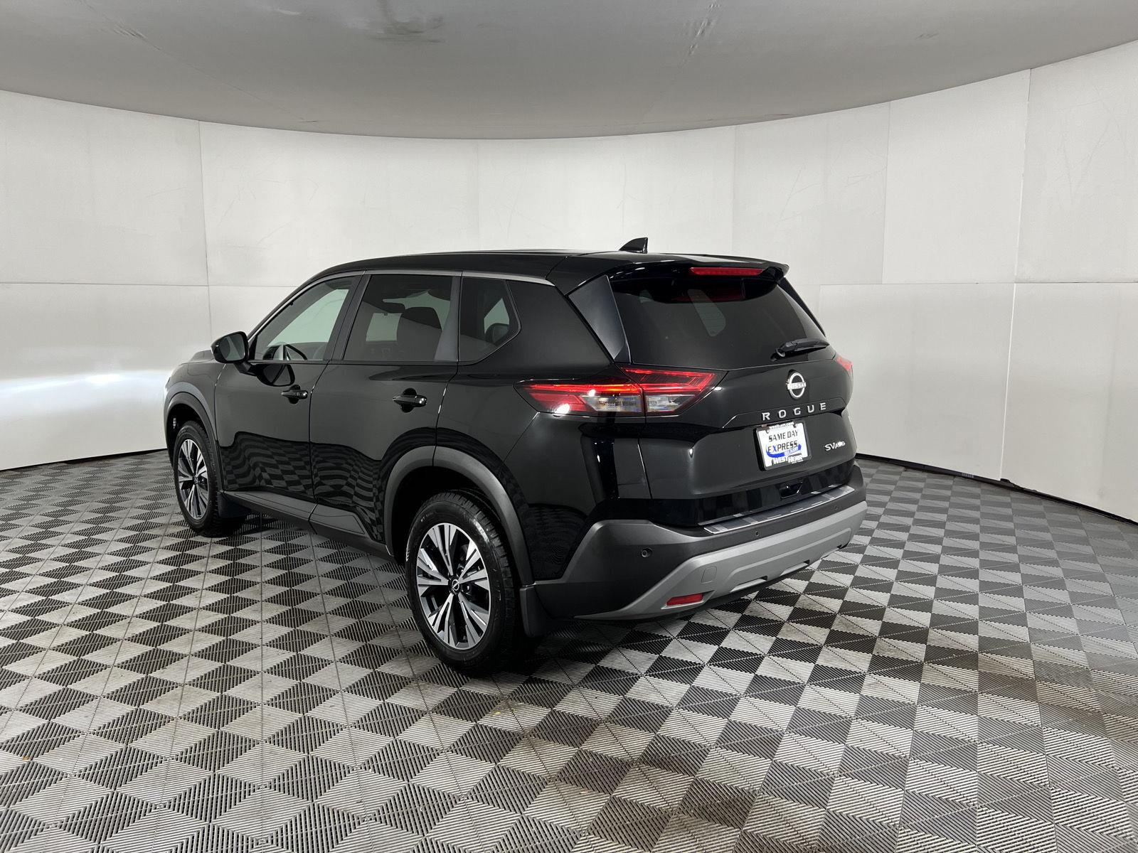 Certified Used 2023 Super Black Nissan SV image 6