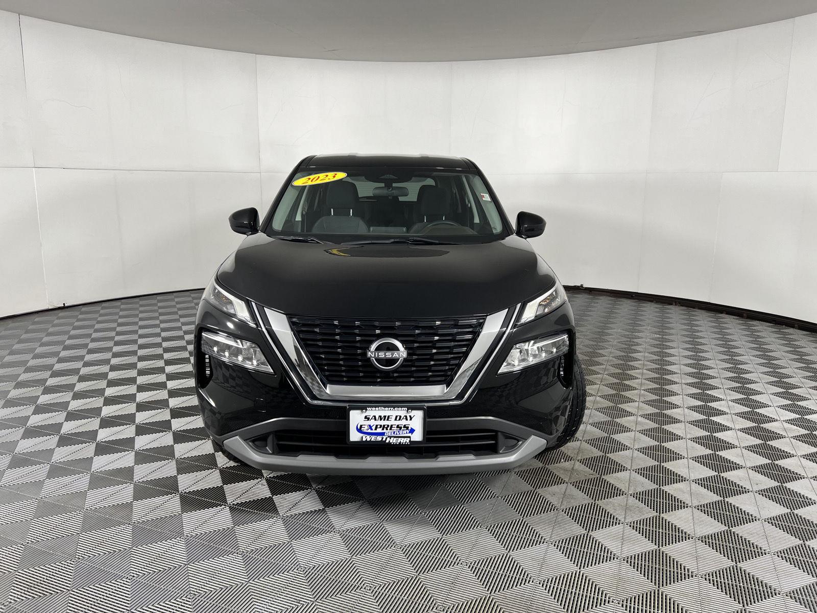 Certified Used 2023 Super Black Nissan SV image 2