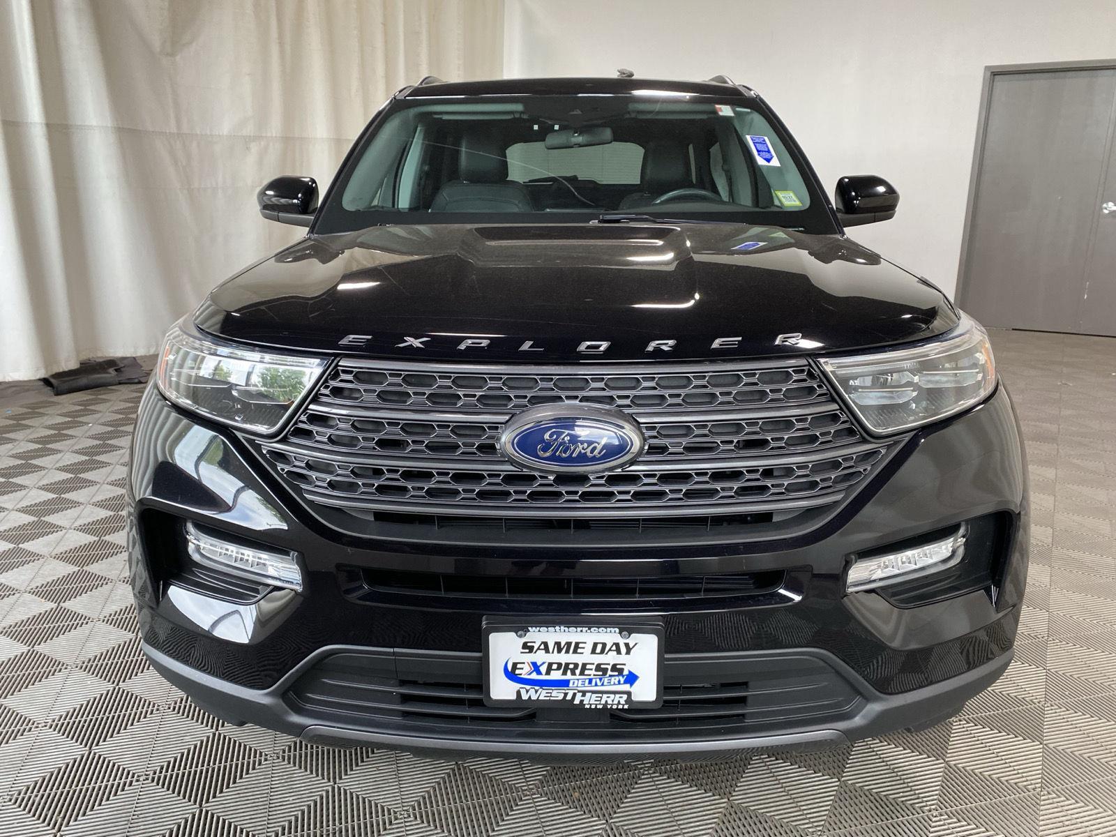 Used 2023 Black Metallic Ford XLT image 3