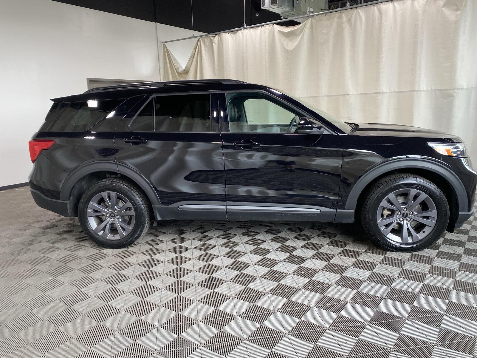 Used 2023 Black Metallic Ford XLT image 15