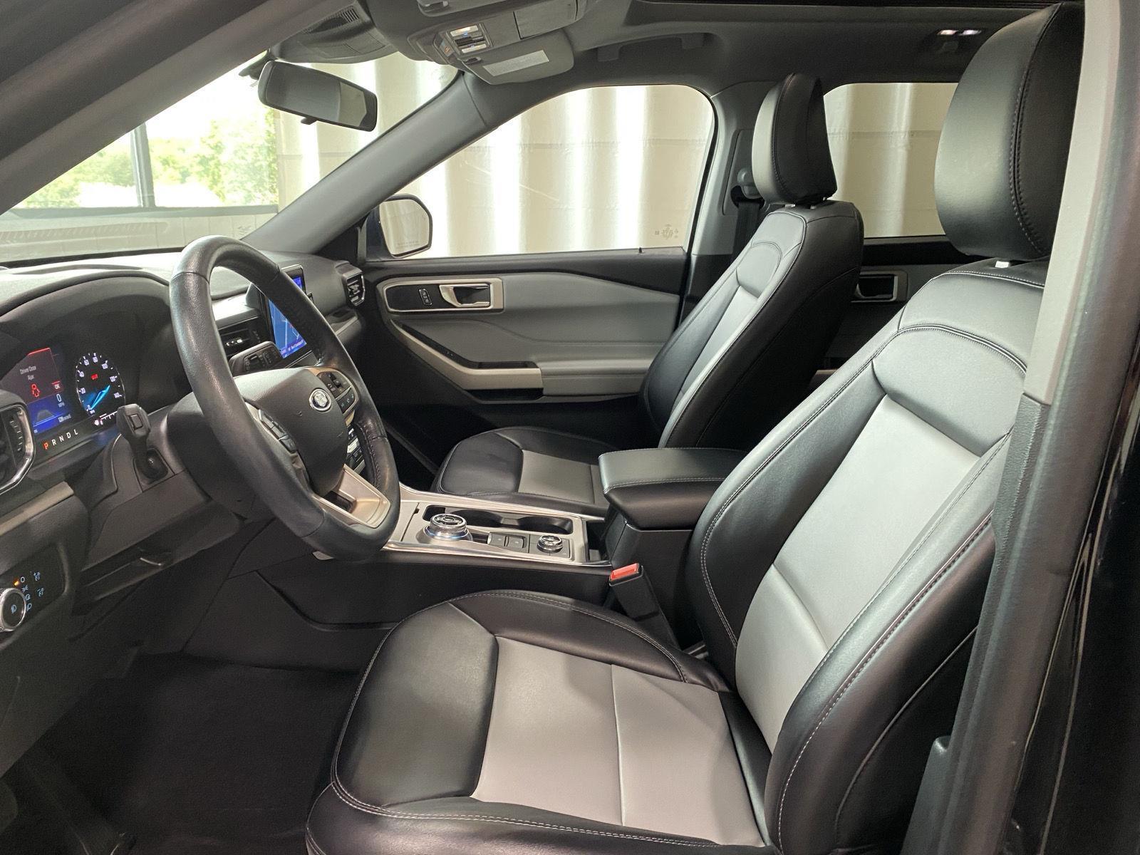 Used 2023 Black Metallic Ford XLT image 6