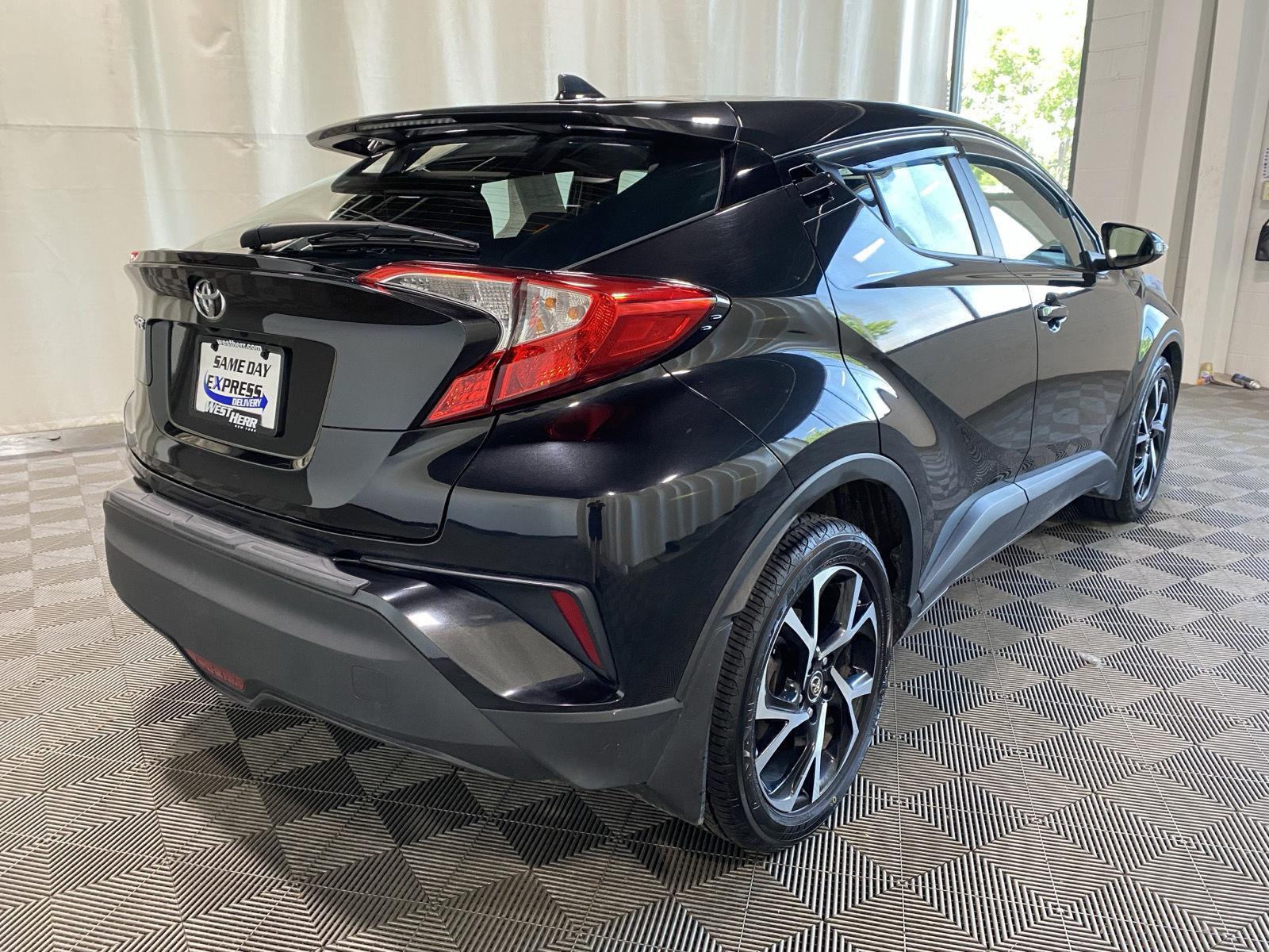 Used 2018 Black Sand Pearl Toyota XLE Premium image 13