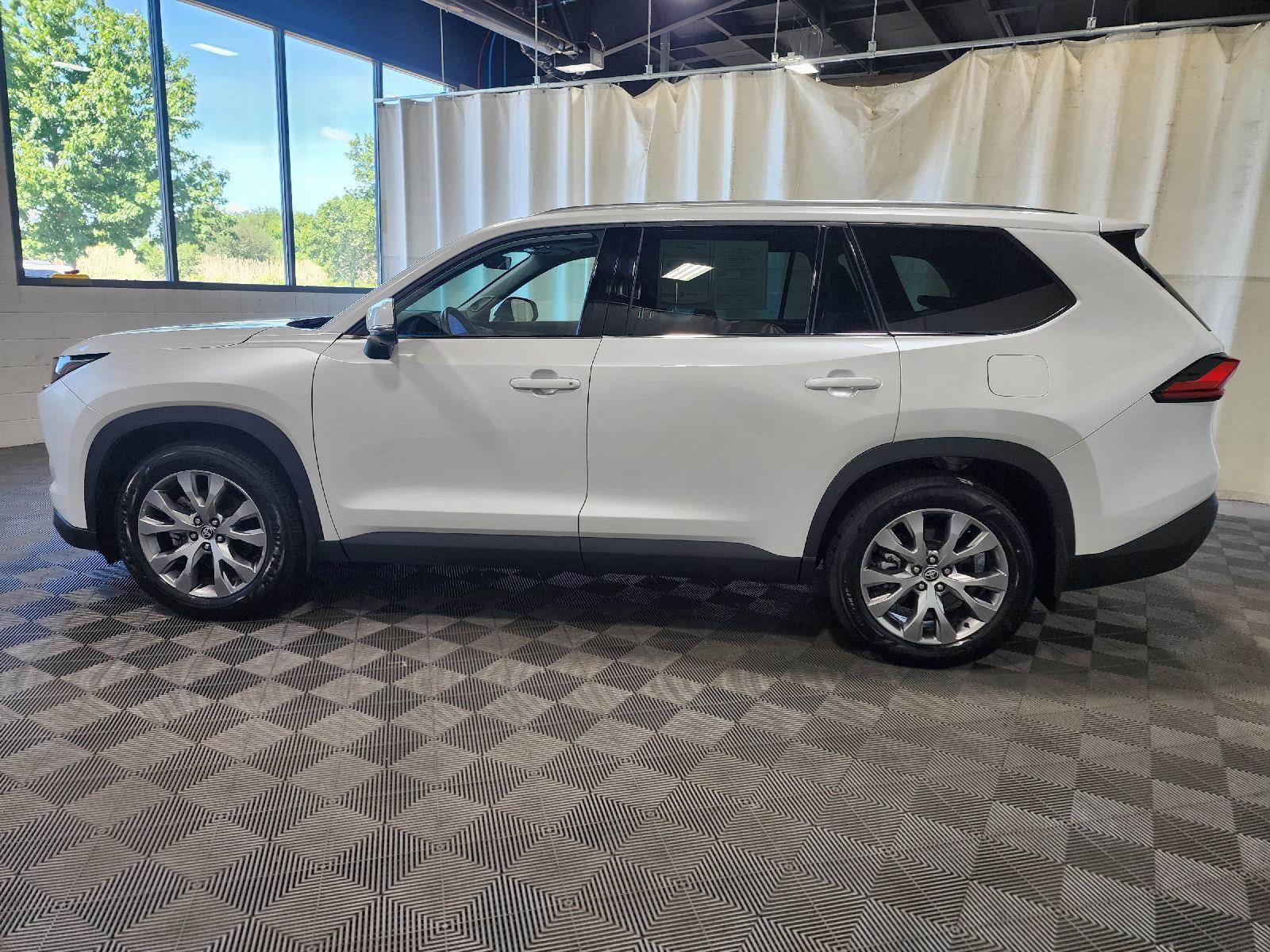 Certified Used 2024 Pearl Toyota Limited image 4