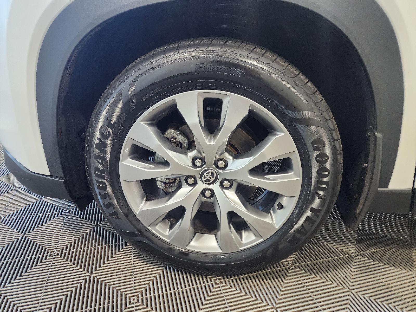 Certified Used 2024 Pearl Toyota Limited image 10