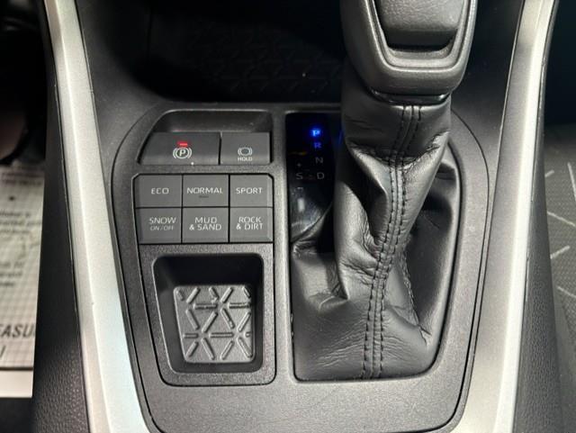 Used 2021 Silver Sky Metallic Toyota XLE image 19