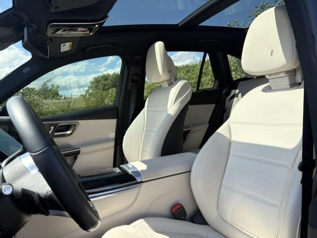 Used 2025 Black Mercedes-Benz GLC 300 image 7