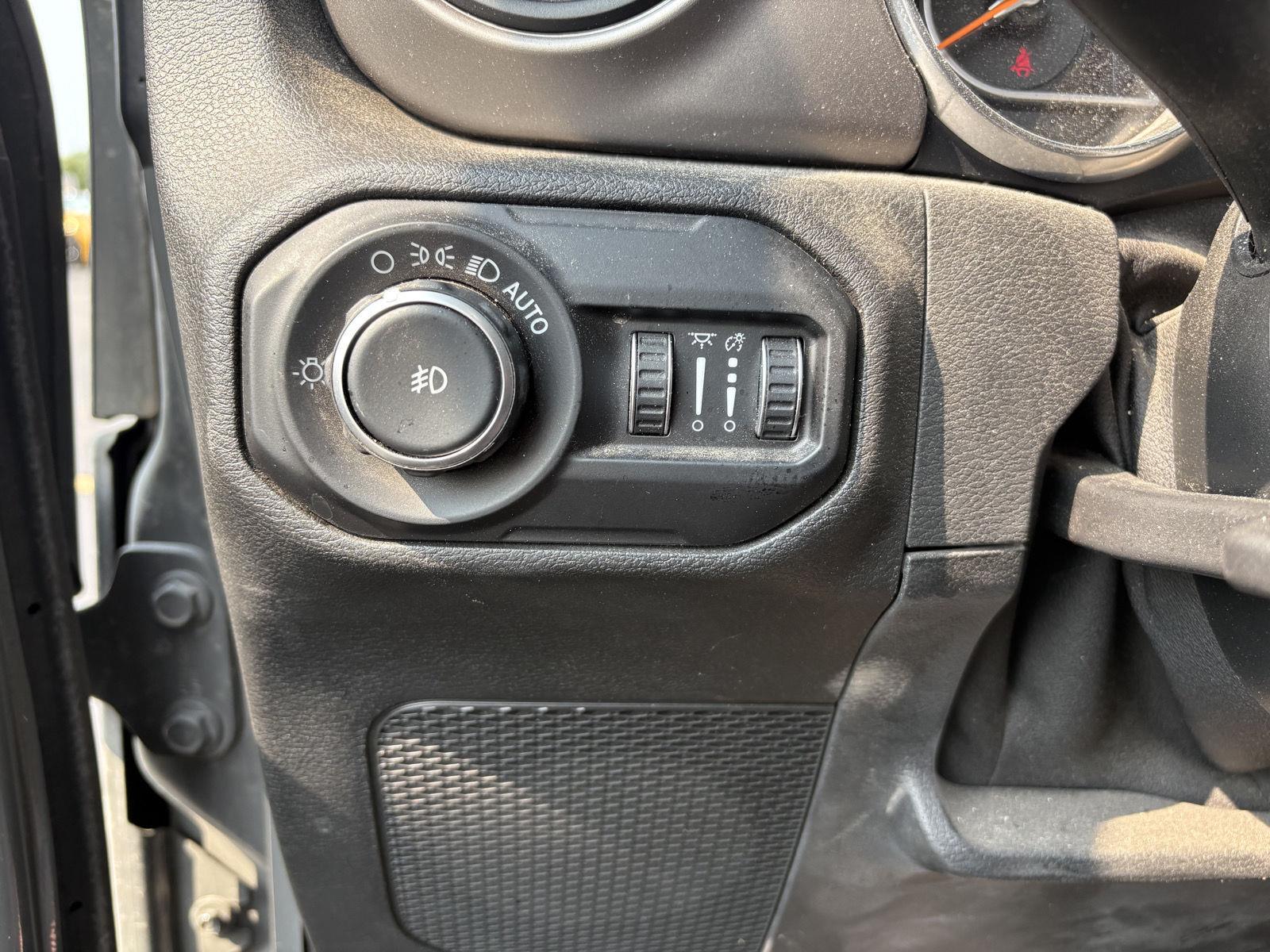 Used 2020 Sting-Gray Clearcoat Jeep Sport S image 17